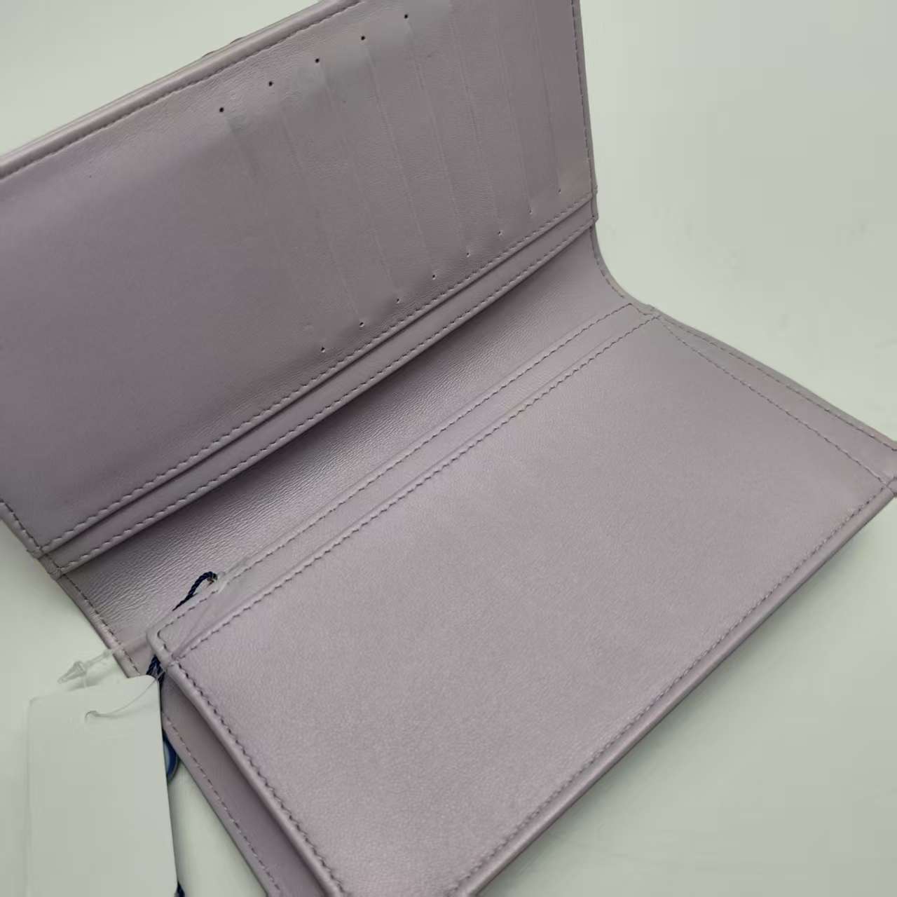 【*Shipped from: China*】CHANEL Boy Patent Leather Wallet 22182001 — view 5