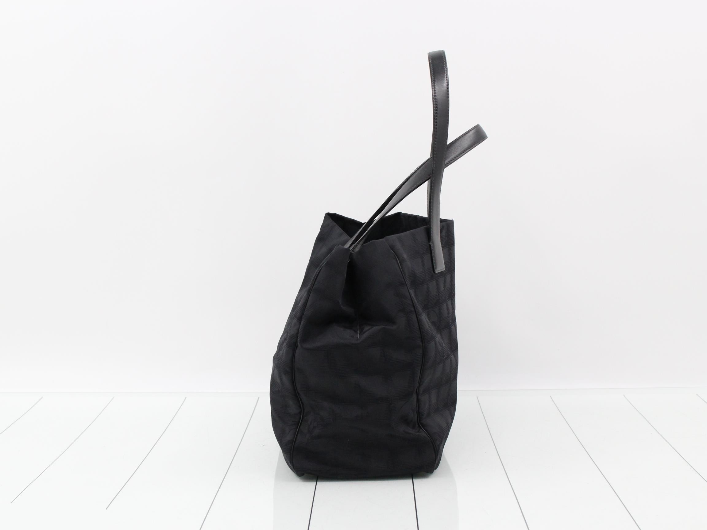 New Travel Line Tote Bag — view 3