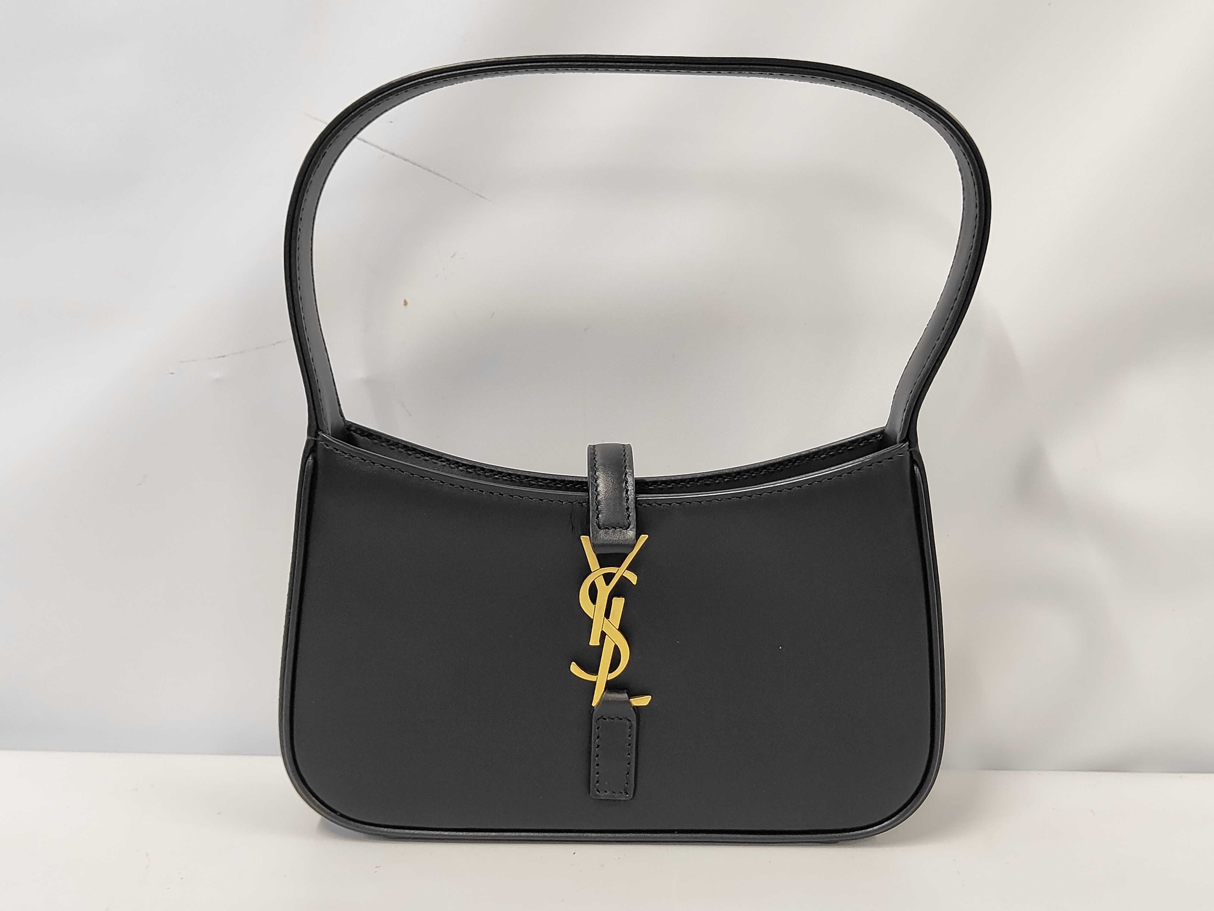 LE5A7 Hobo Mini Black Gold Handbag 7103182R20