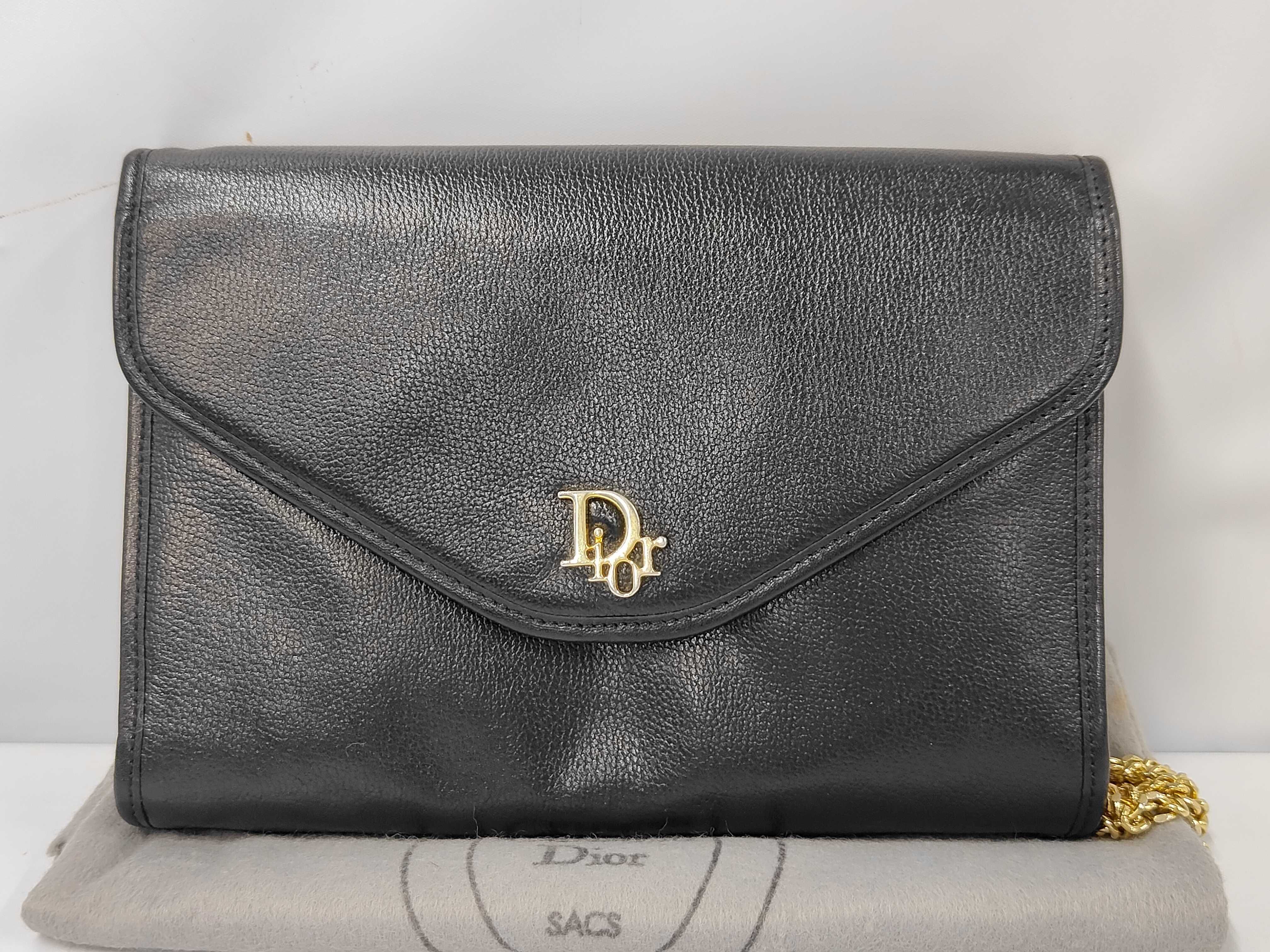 chain shoulder bag, black, stiff clasp.