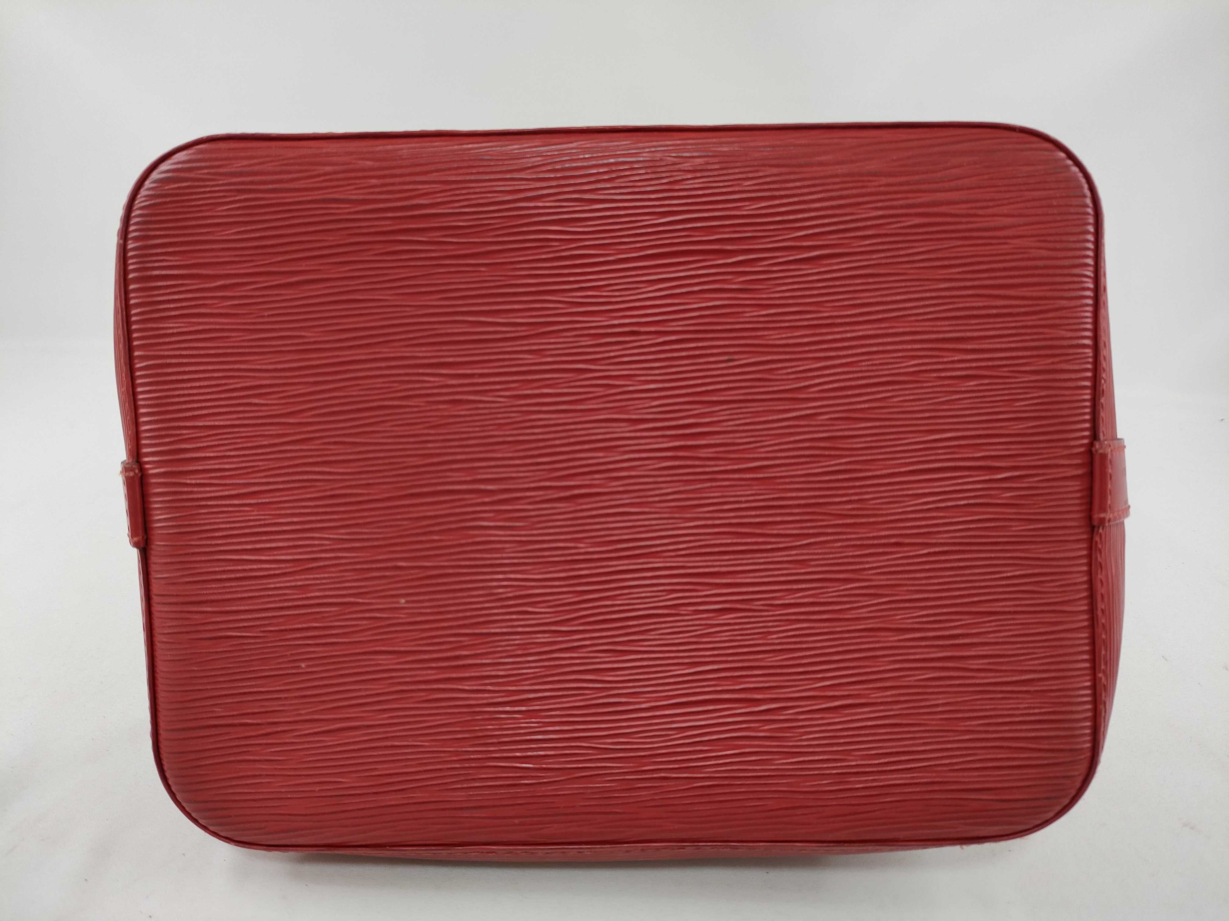 Epi Noé Shoulder Bag — view 3