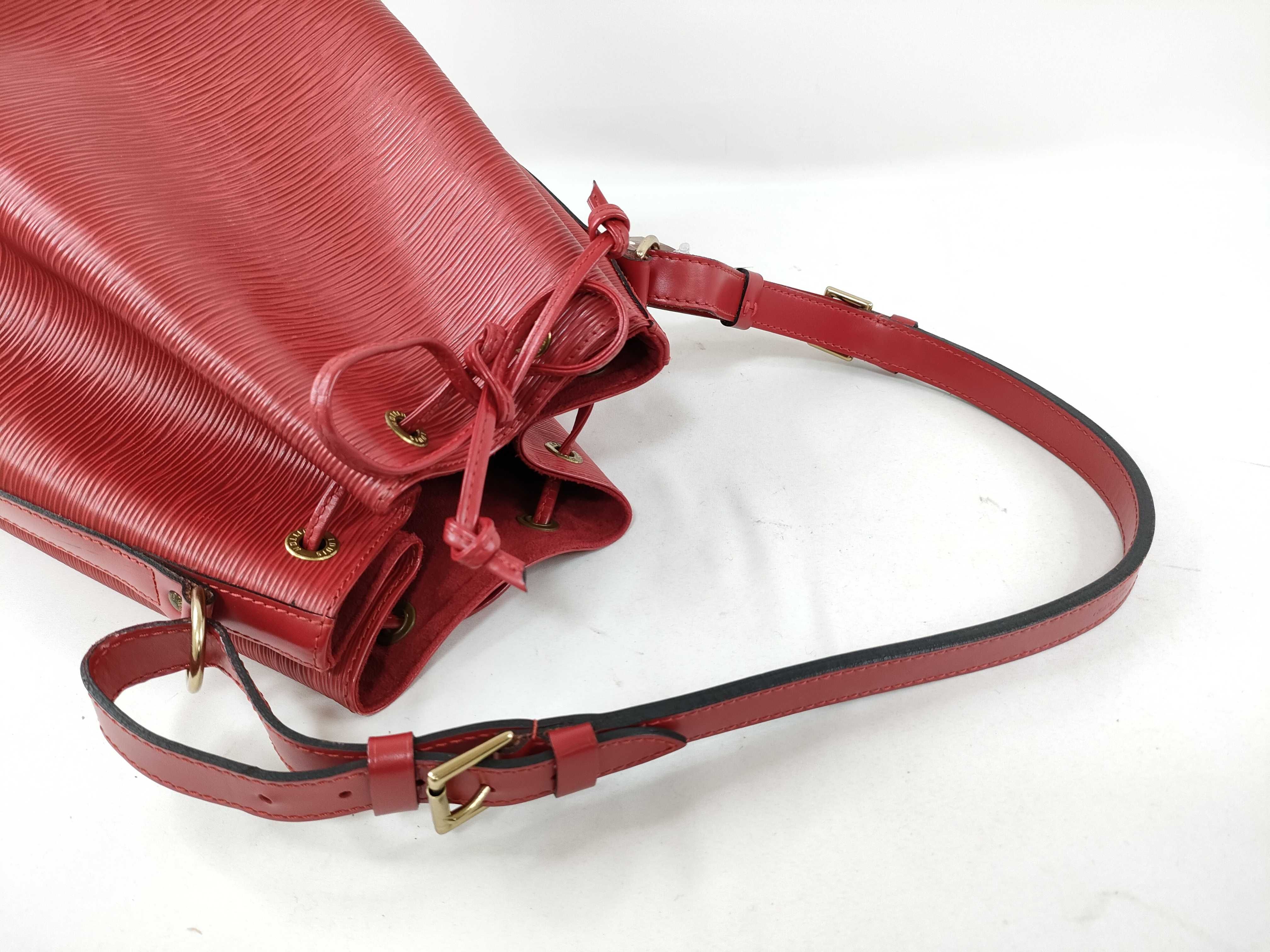 Epi Noé Shoulder Bag — view 6