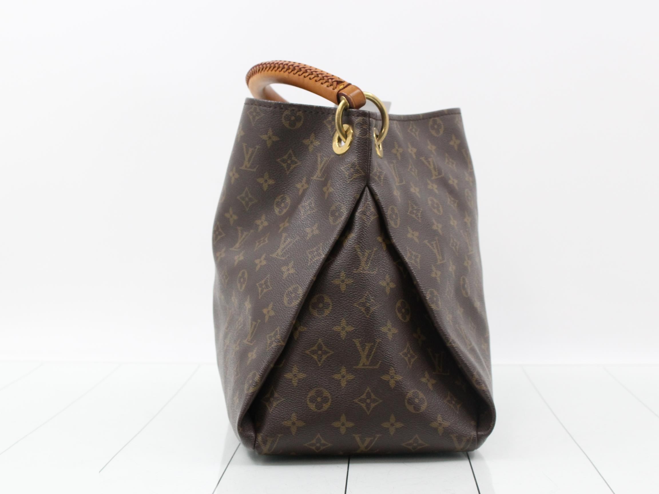 Monogram Artsy MM Shoulder Bag — view 4
