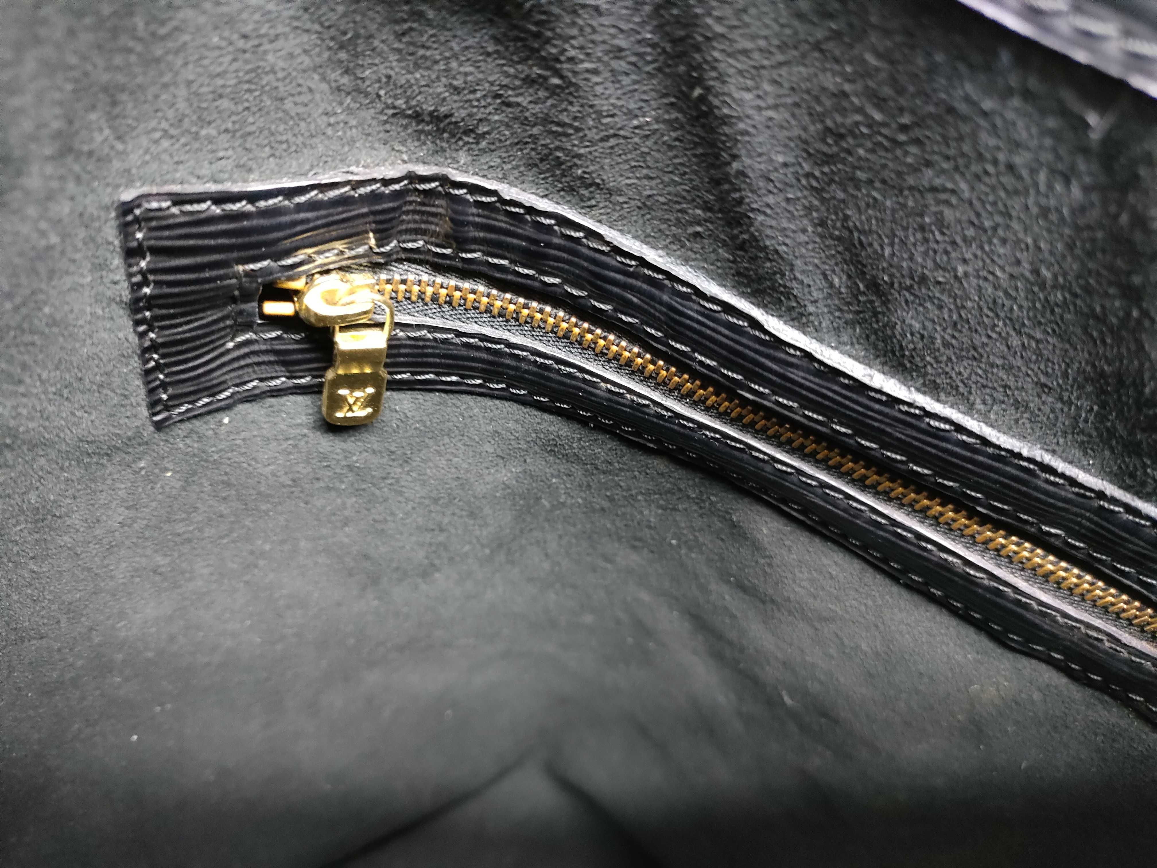 Epi Louis Vuitton Epi Noe Black Noir Shoulder Bag — view 12