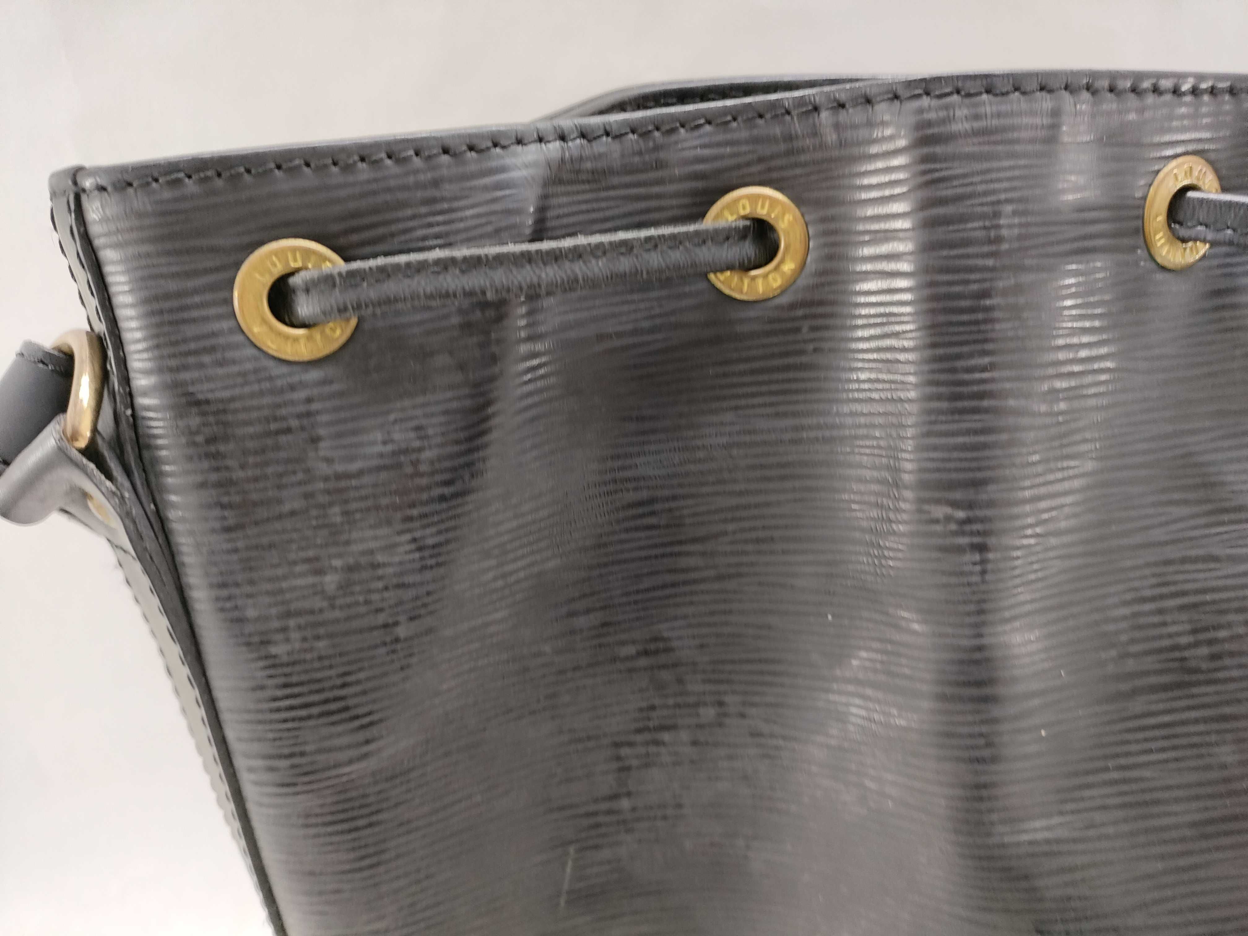 Epi Louis Vuitton Epi Noe Black Noir Shoulder Bag — view 13