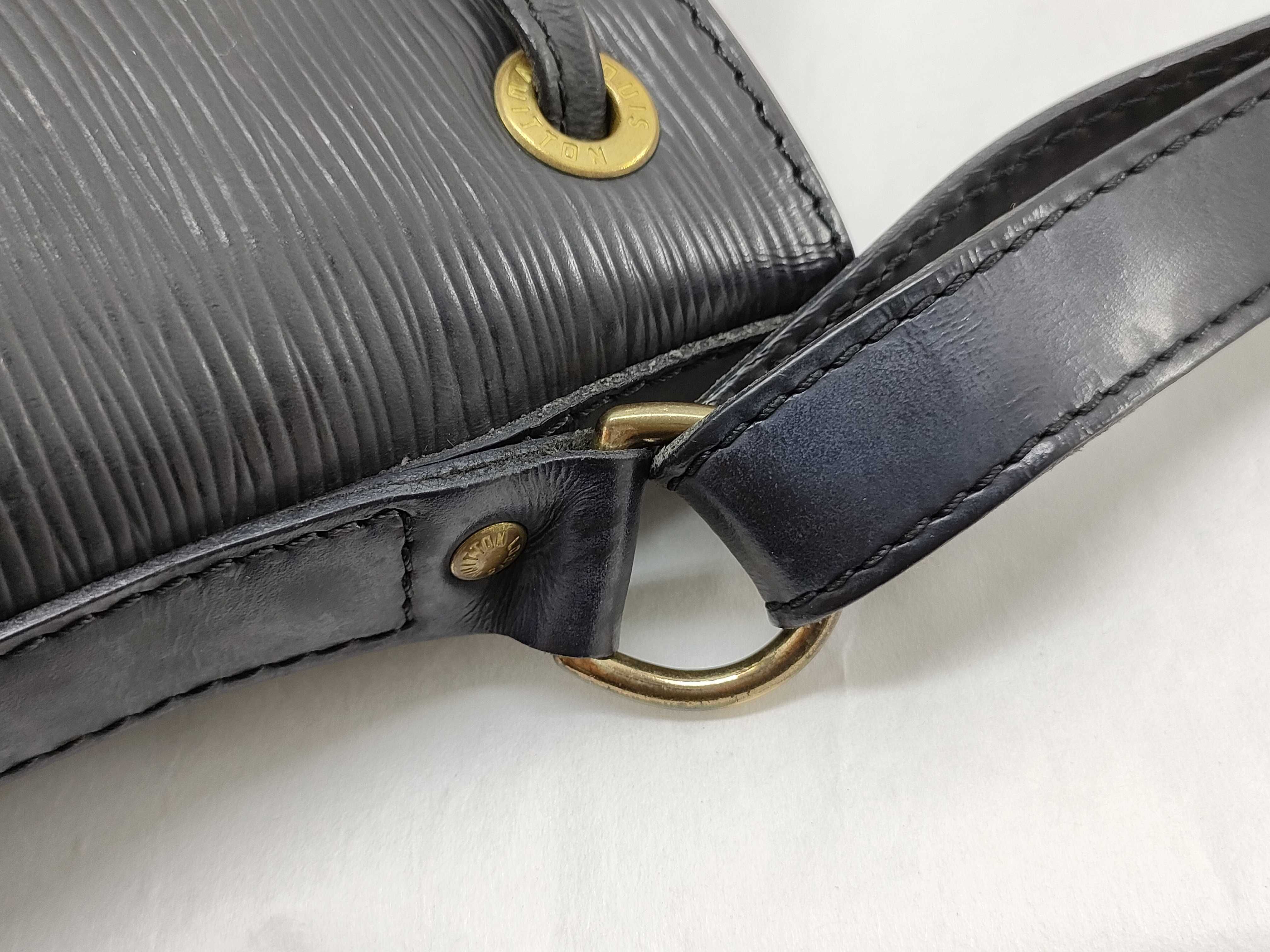 Epi Louis Vuitton Epi Noe Black Noir Shoulder Bag — view 5