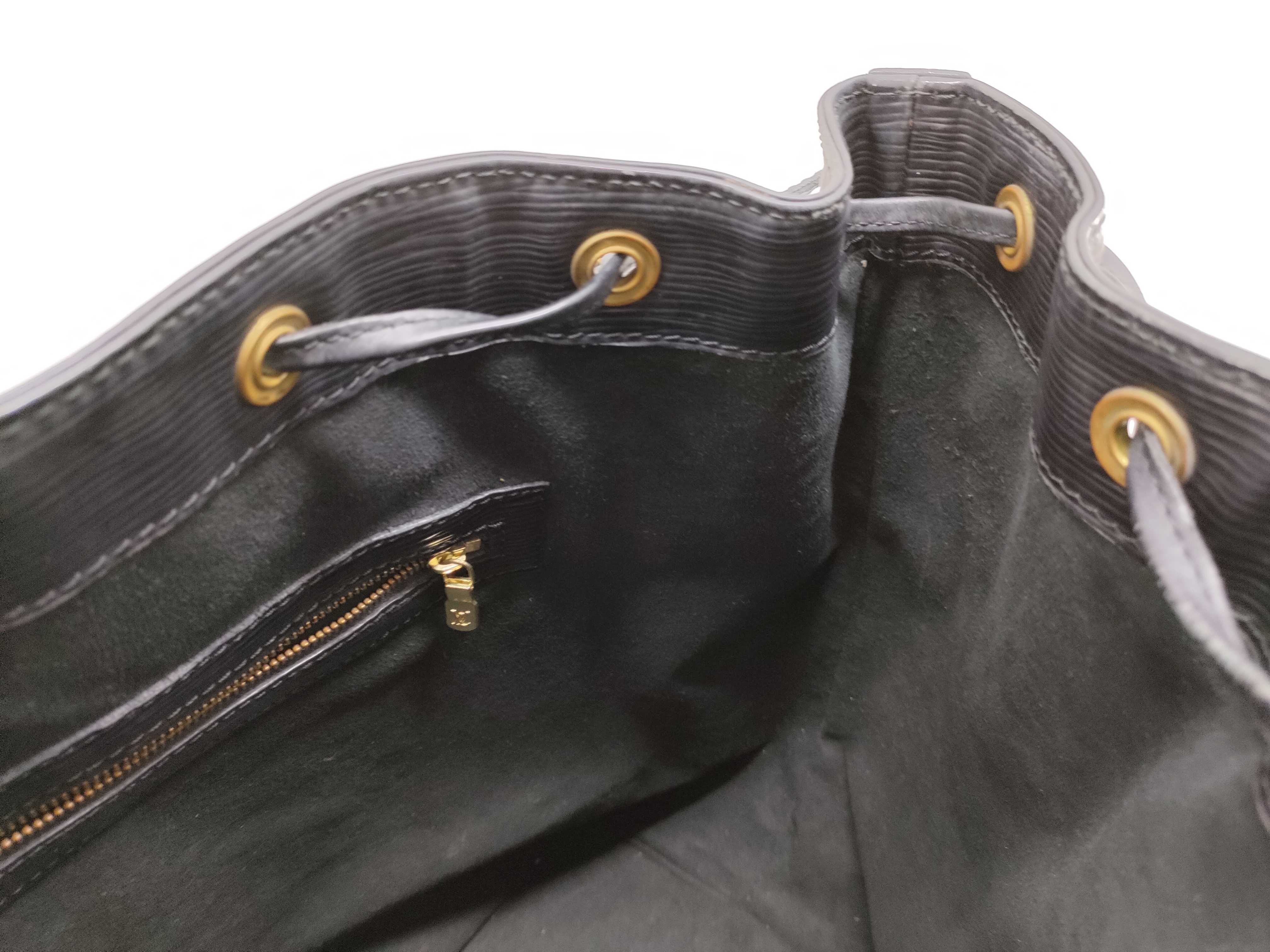 Epi Louis Vuitton Epi Noe Black Noir Shoulder Bag — view 8