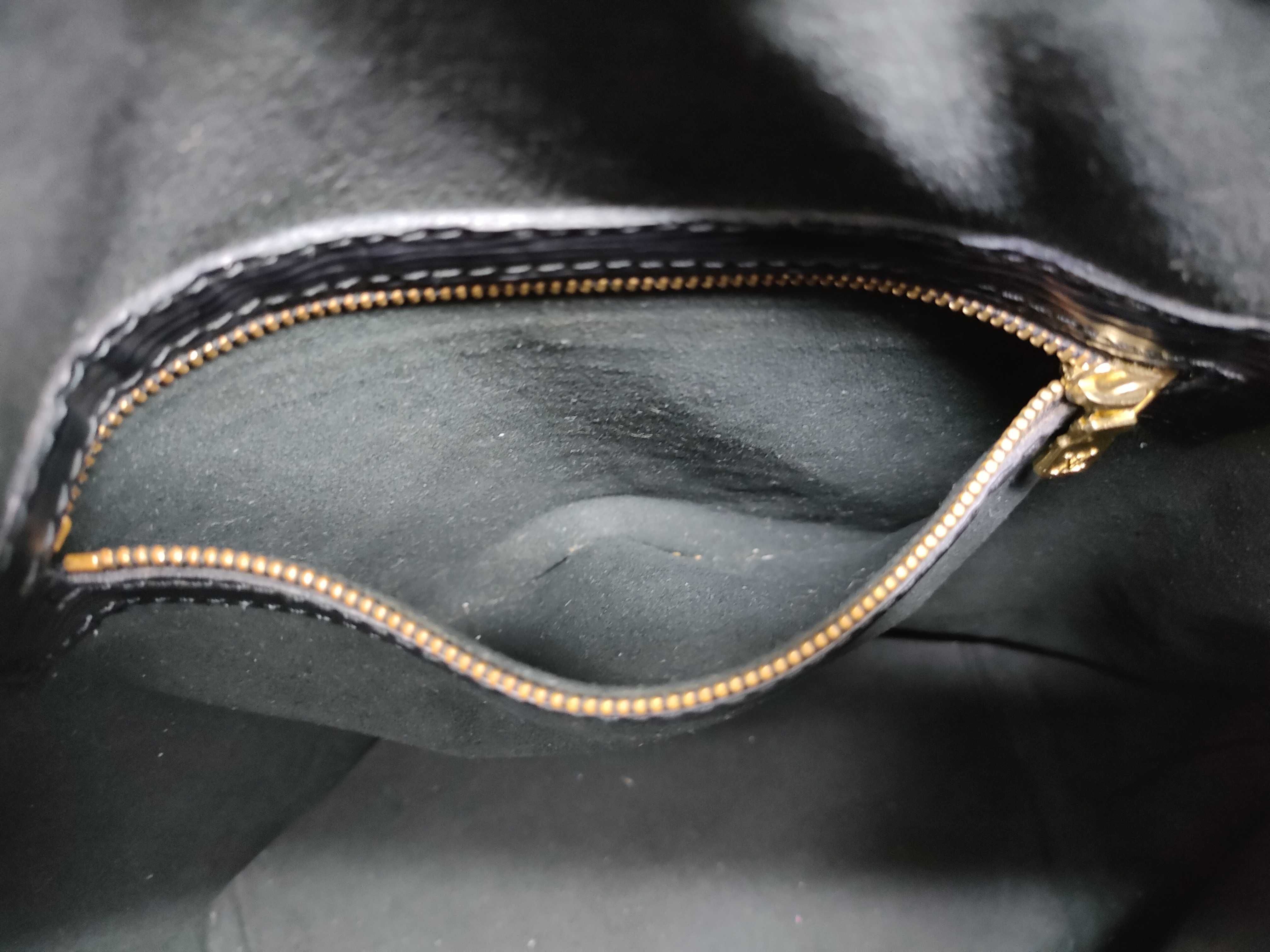 Epi Louis Vuitton Epi Noe Black Noir Shoulder Bag — view 10