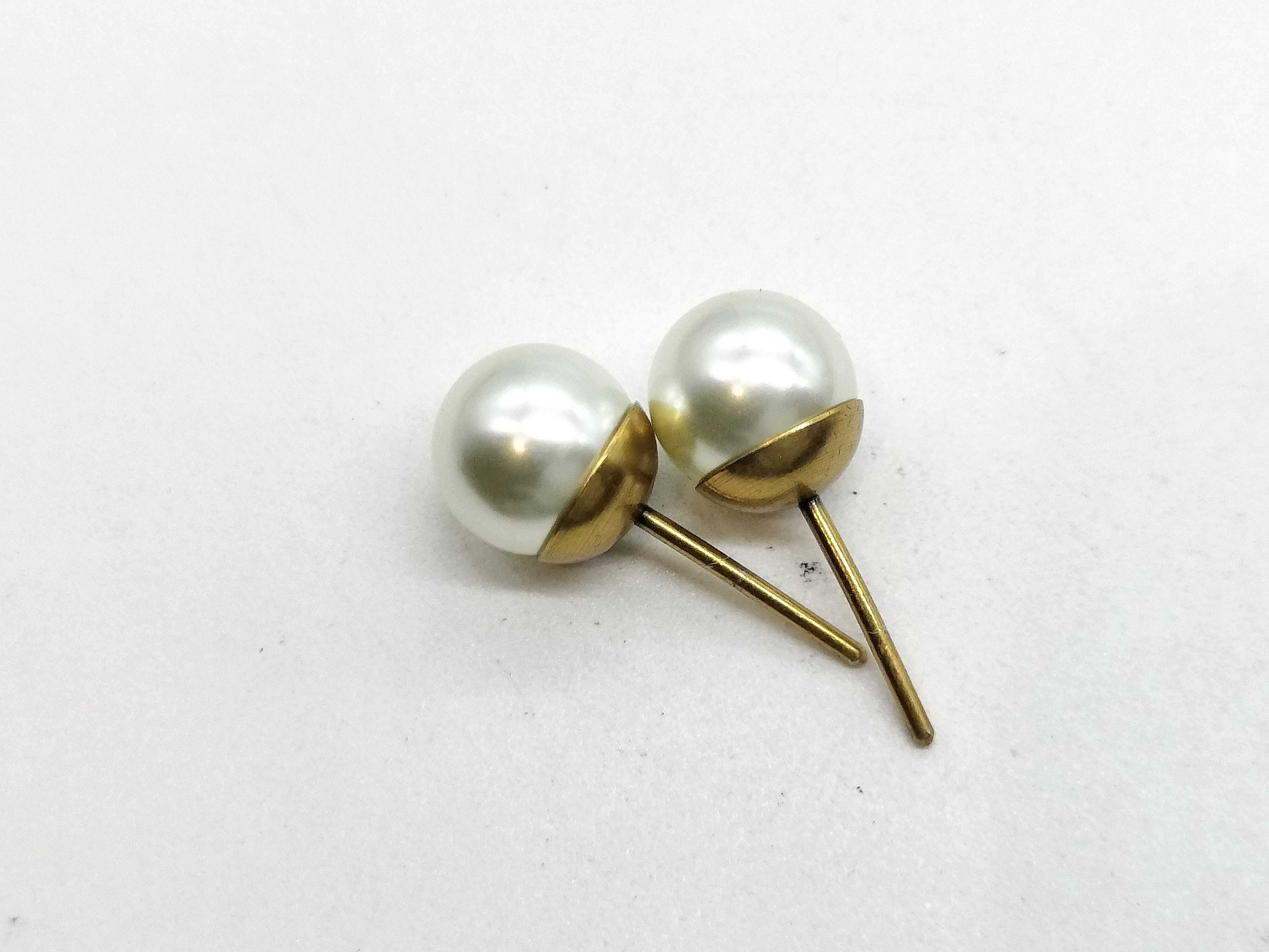 CD Logo Pearl Earrings Gold Earrings — view 6