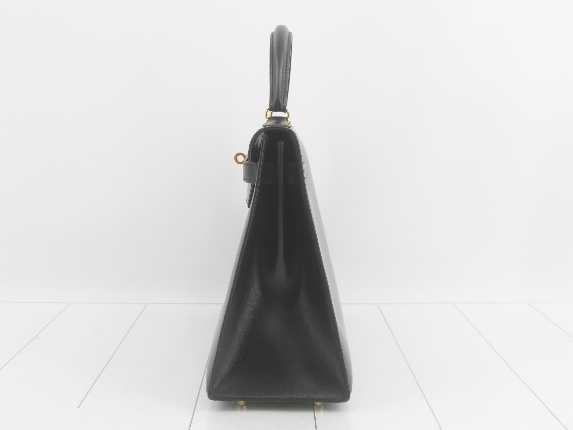 Kelly 32 Leather Handbag, B Stamp, Black — view 4
