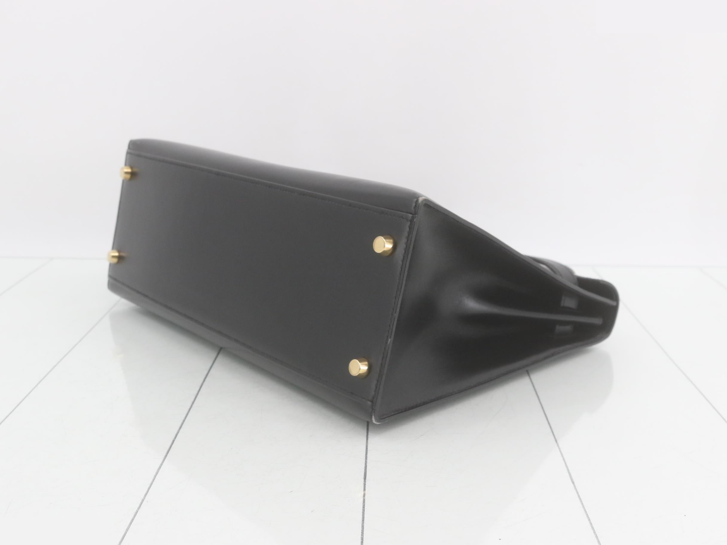 Kelly 32 Leather Handbag, B Stamp, Black — view 7