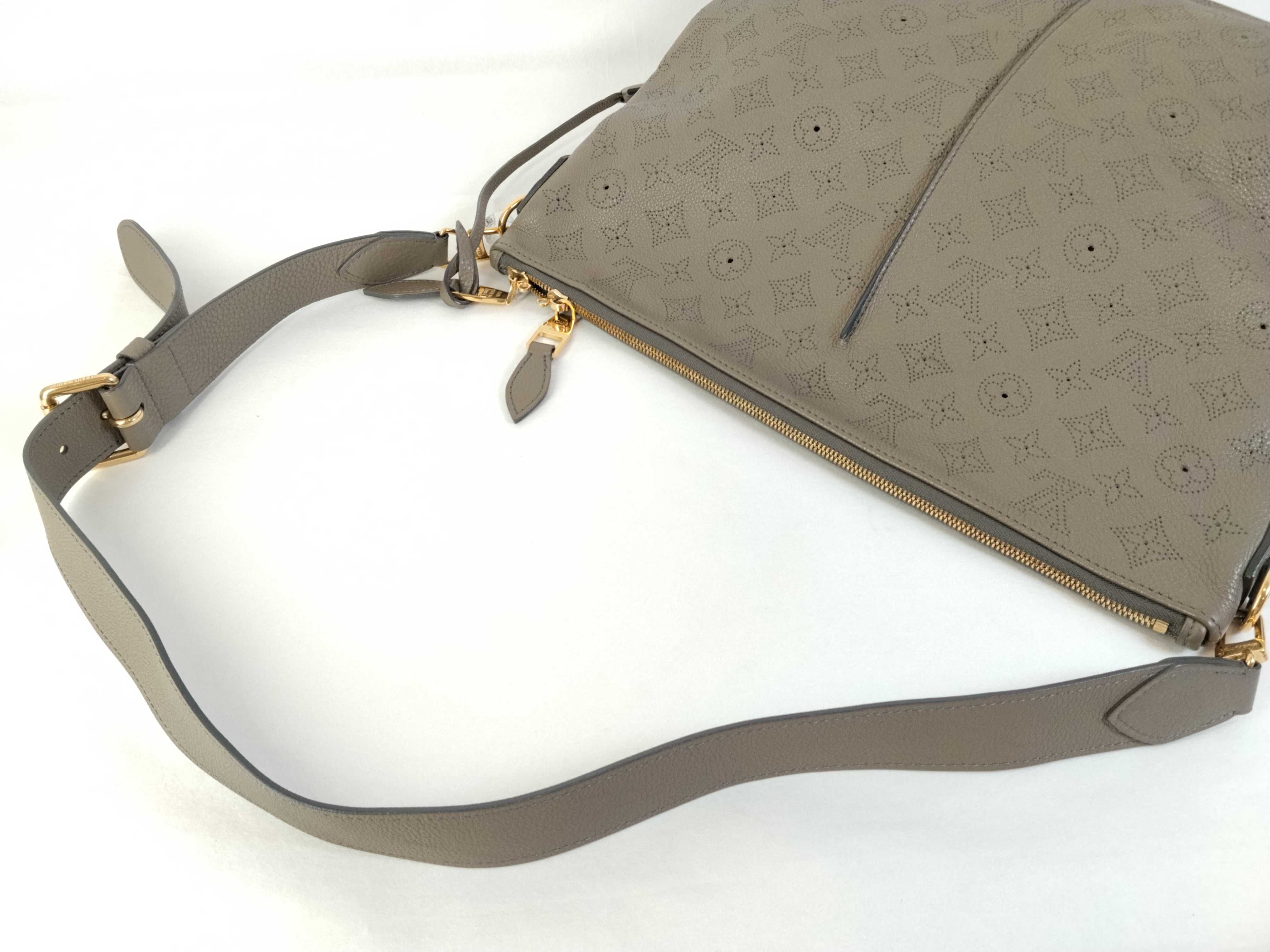 Mahina PH - Beige Leather Mahina Selene PM Sandy Tote Bag Shoulder Bag — view 3