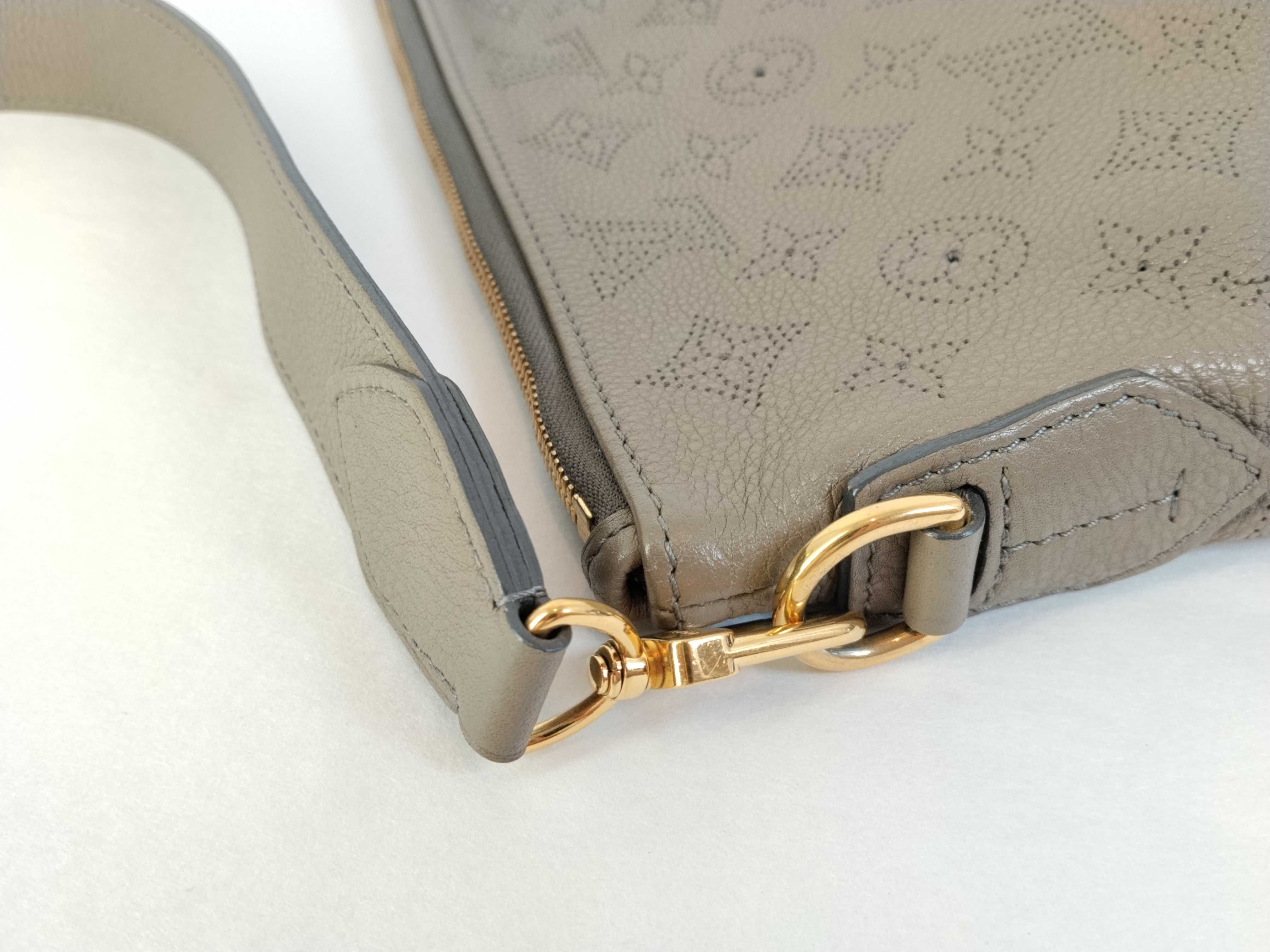 Mahina PH - Beige Leather Mahina Selene PM Sandy Tote Bag Shoulder Bag — view 5
