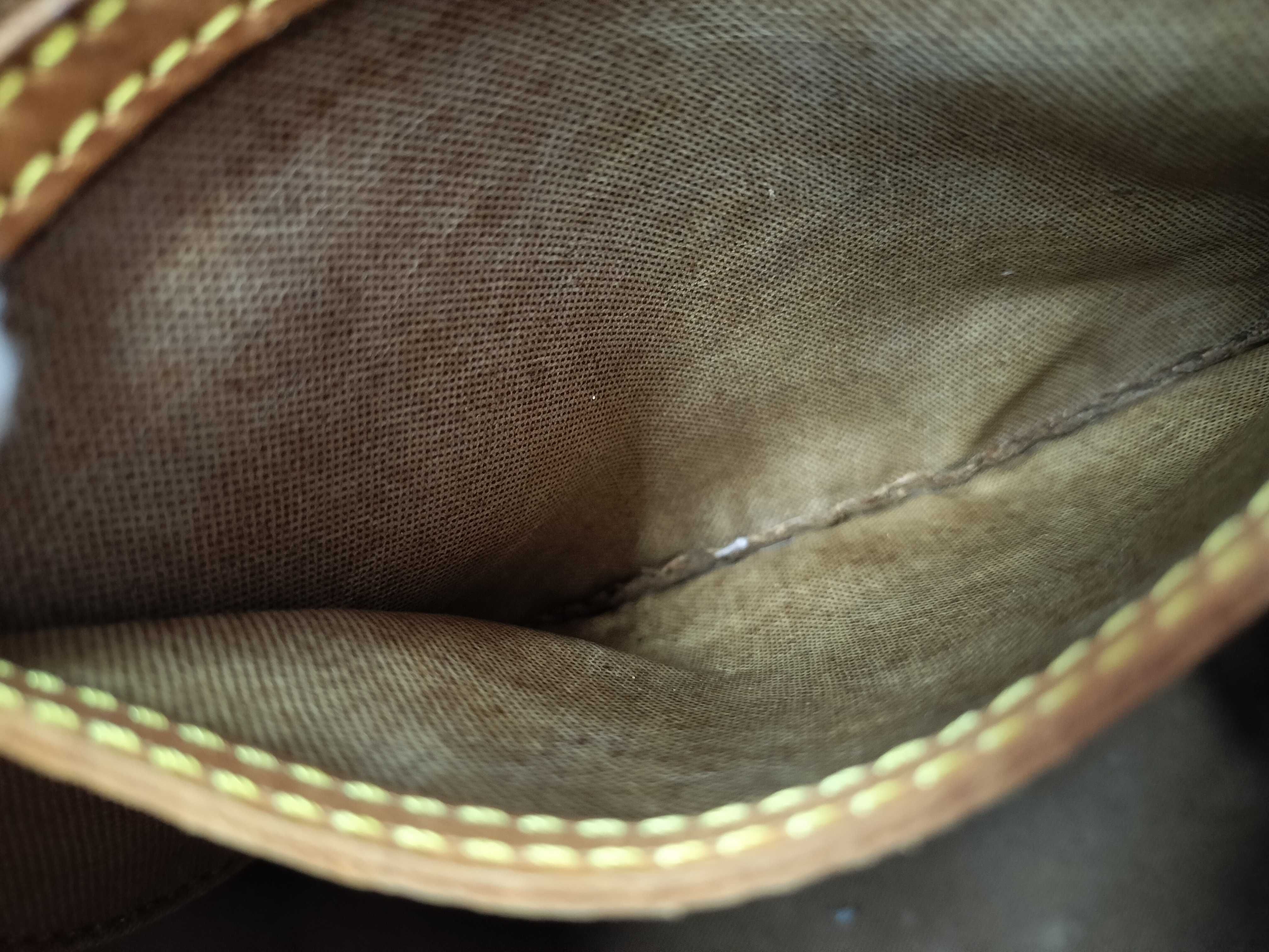 Monogram Louis Vuitton Speedy 40 Handbag — view 11