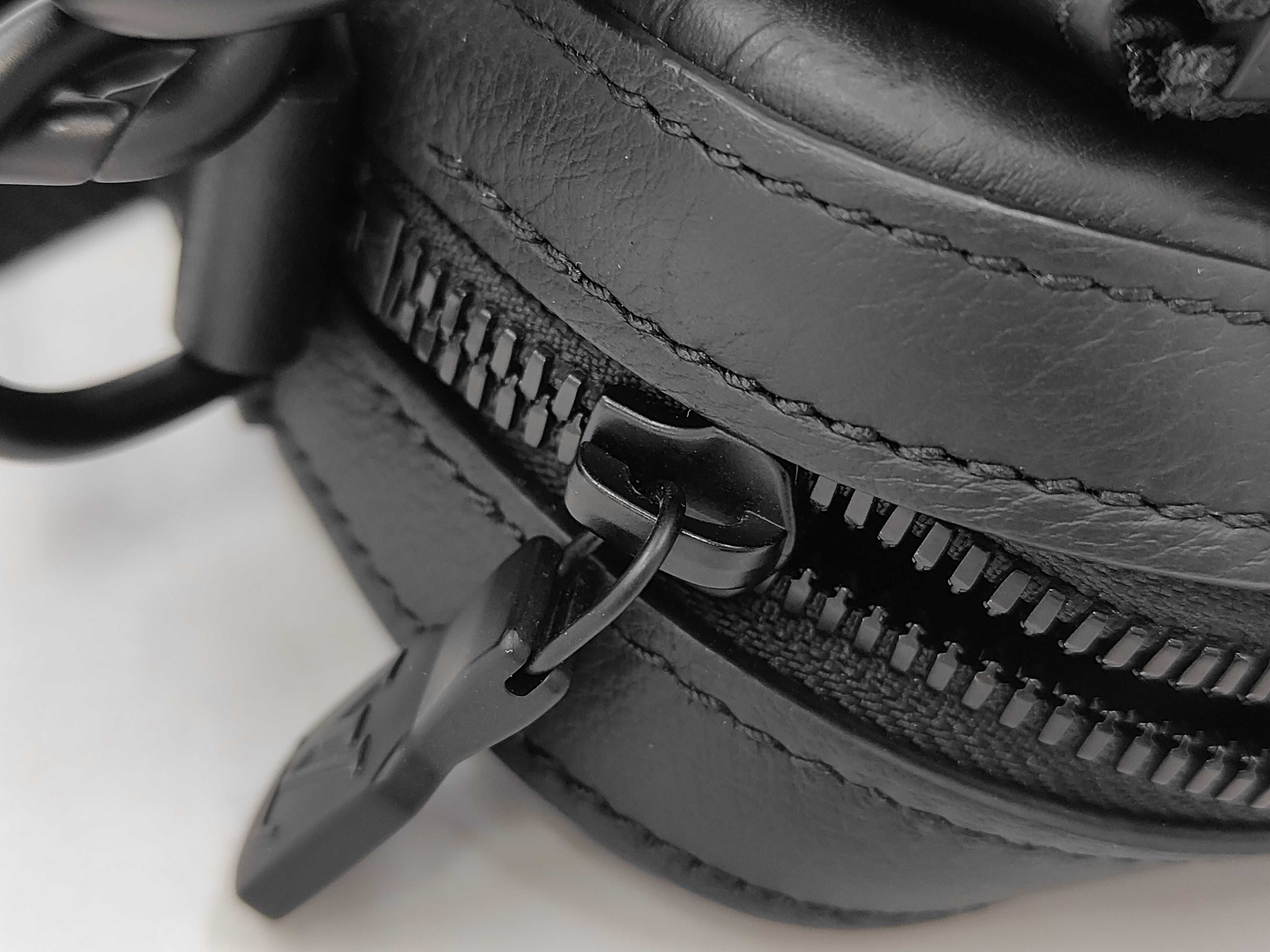 Shadow Leather Trio Messenger Shoulder Bag — view 13