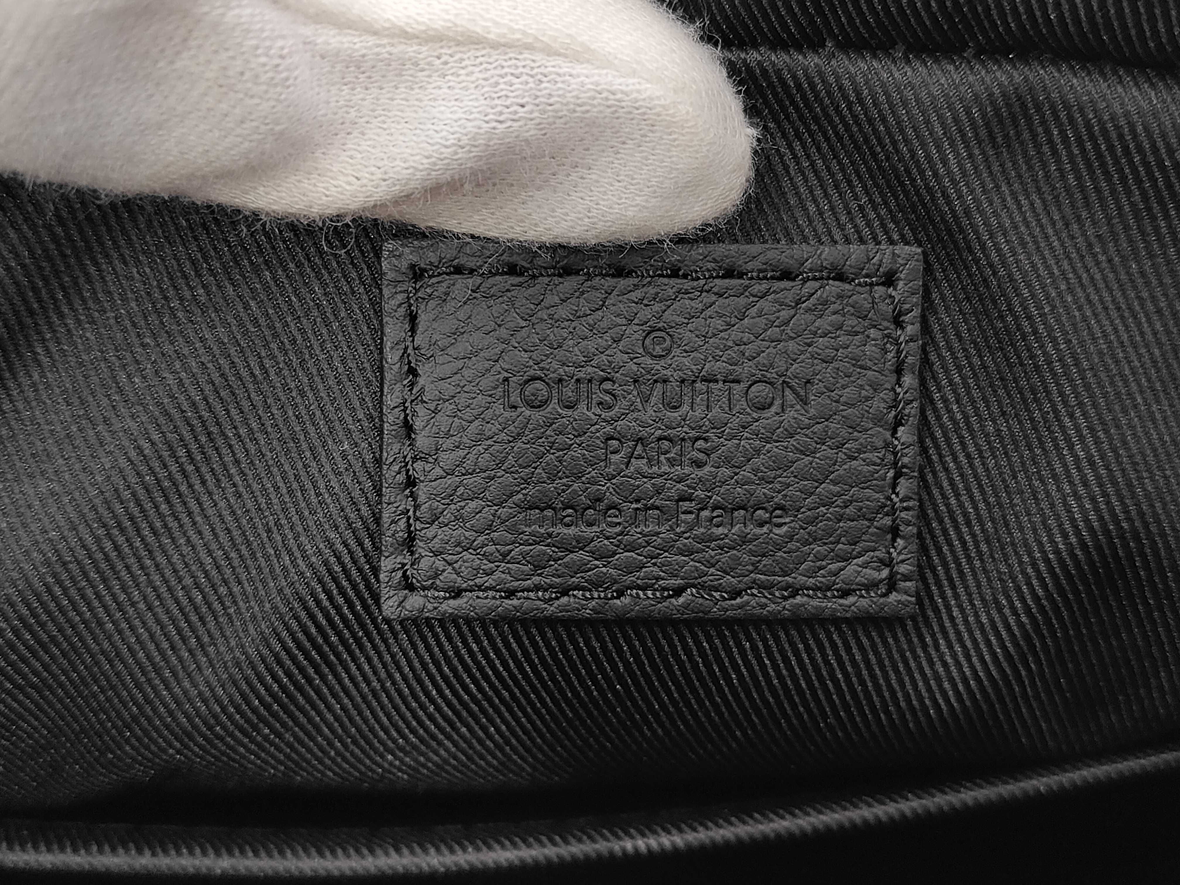 Shadow Leather Trio Messenger Shoulder Bag — view 10