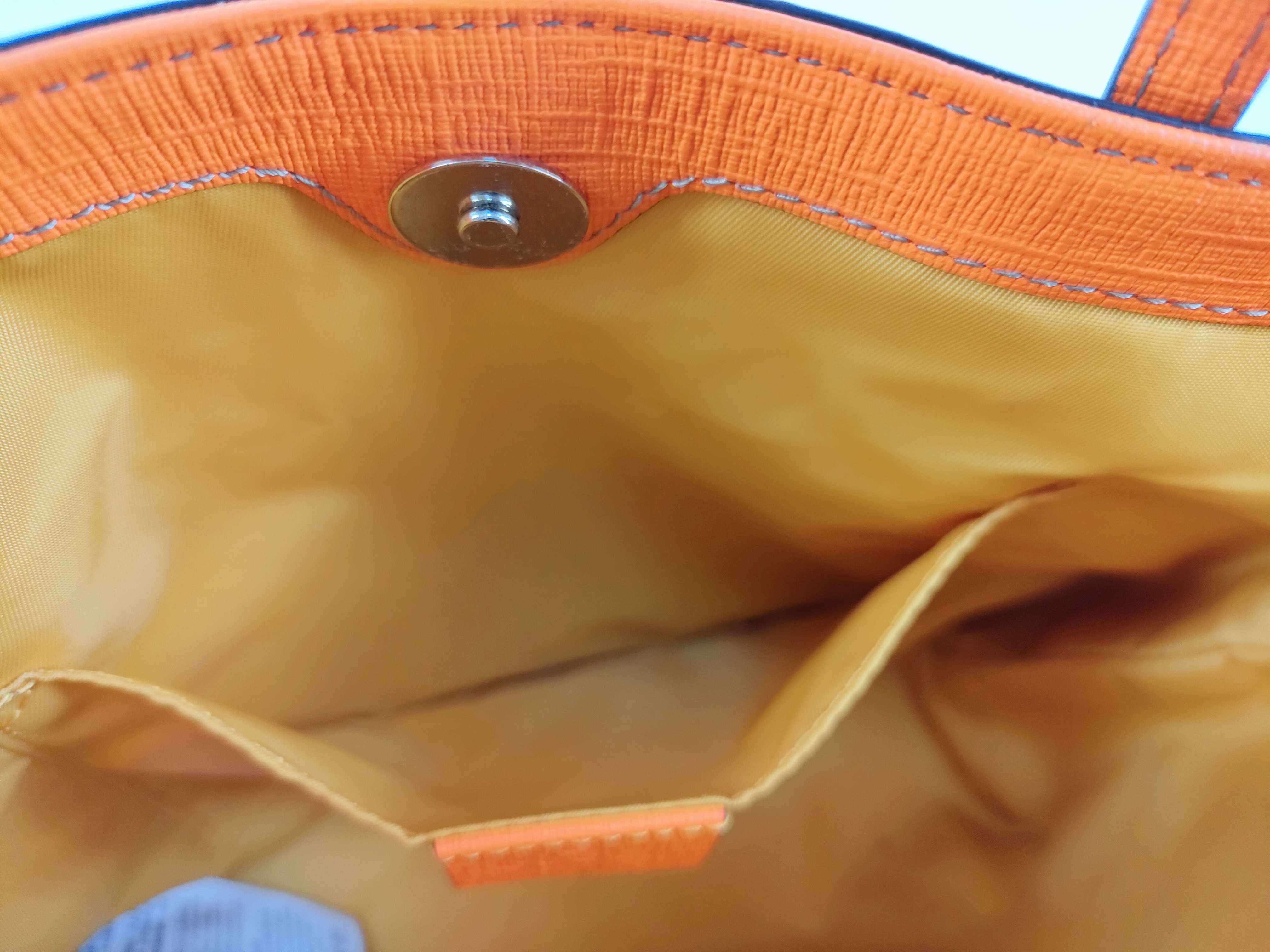 GG Canvas Gucci Bag Handbag — view 11