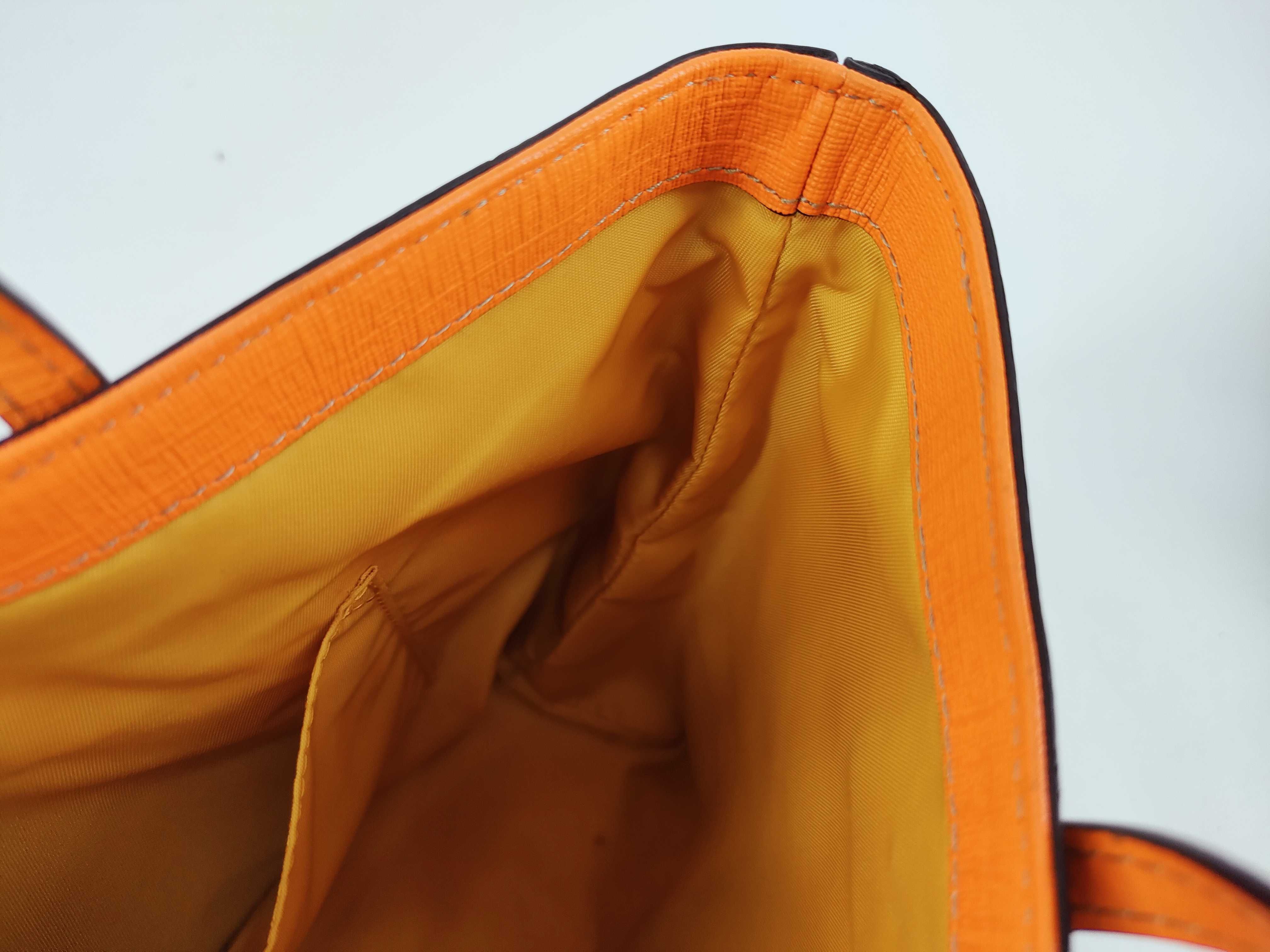 GG Canvas Gucci Bag Handbag — view 12