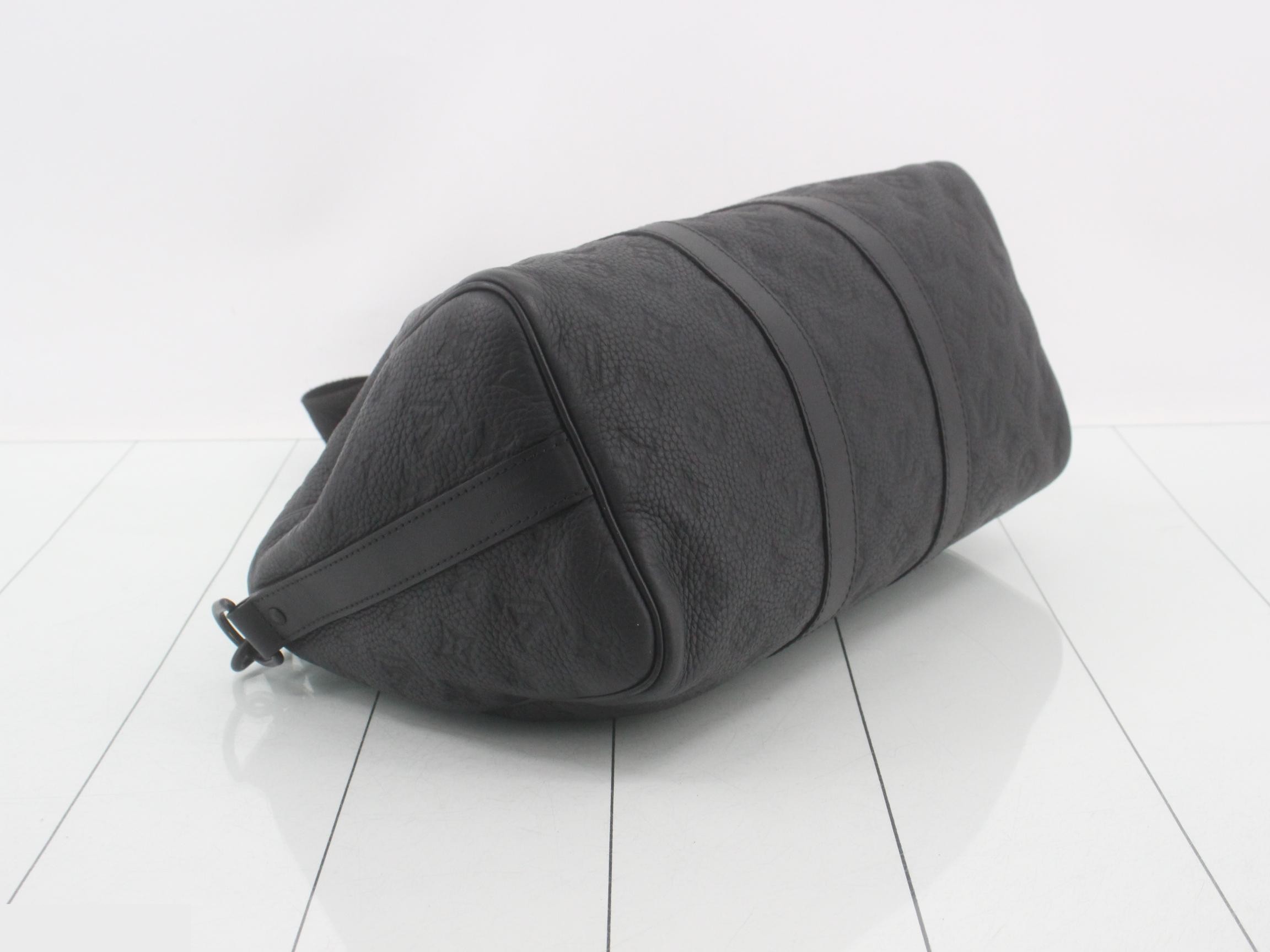 Monogram Taurillon Keepall Bandoulière 35 M22765 IC Type — view 5
