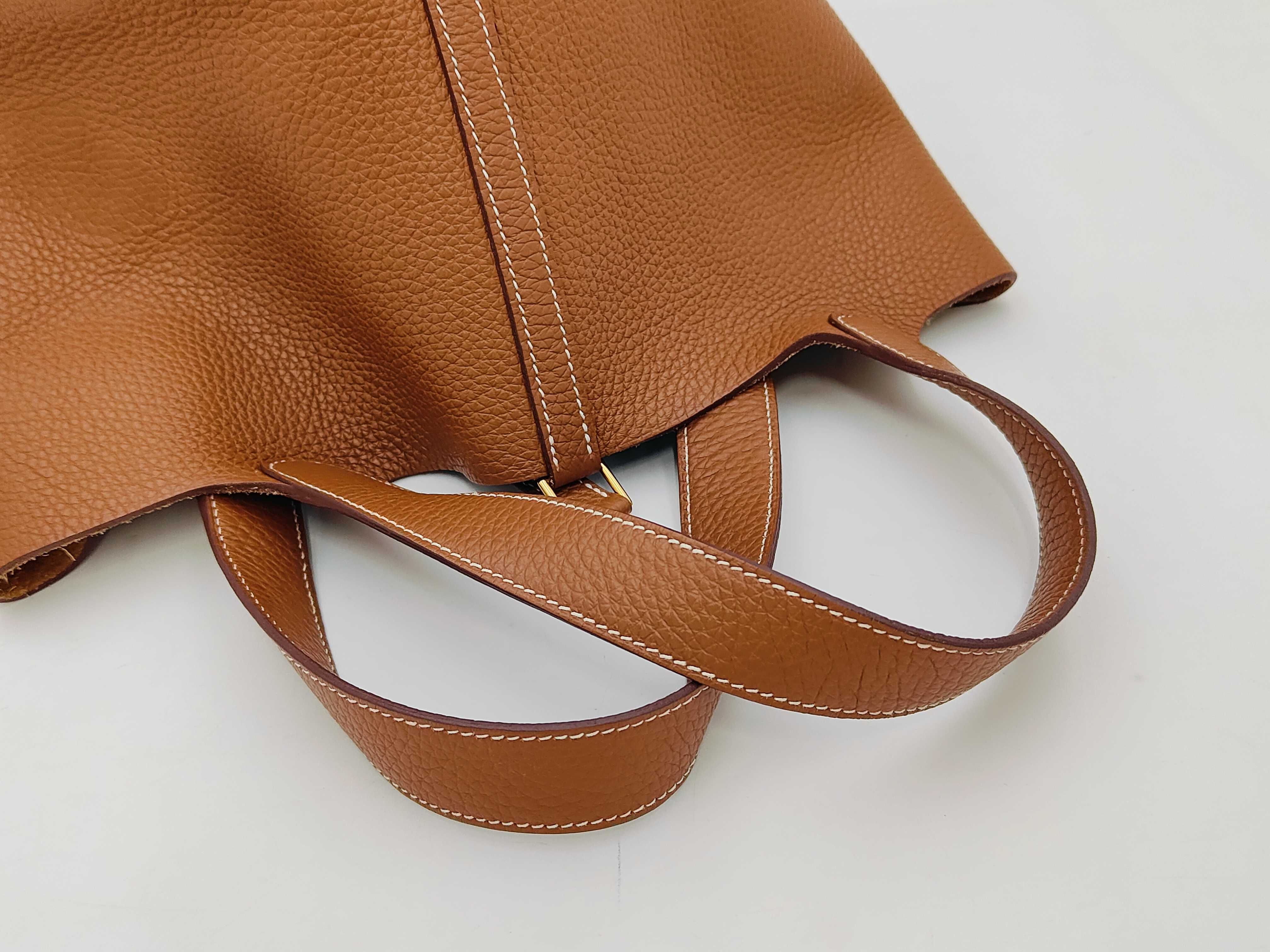 Picotin Lock 22 MM Taurillon Clemence Leather Gold Hardware U Stamp Handbag — view 3