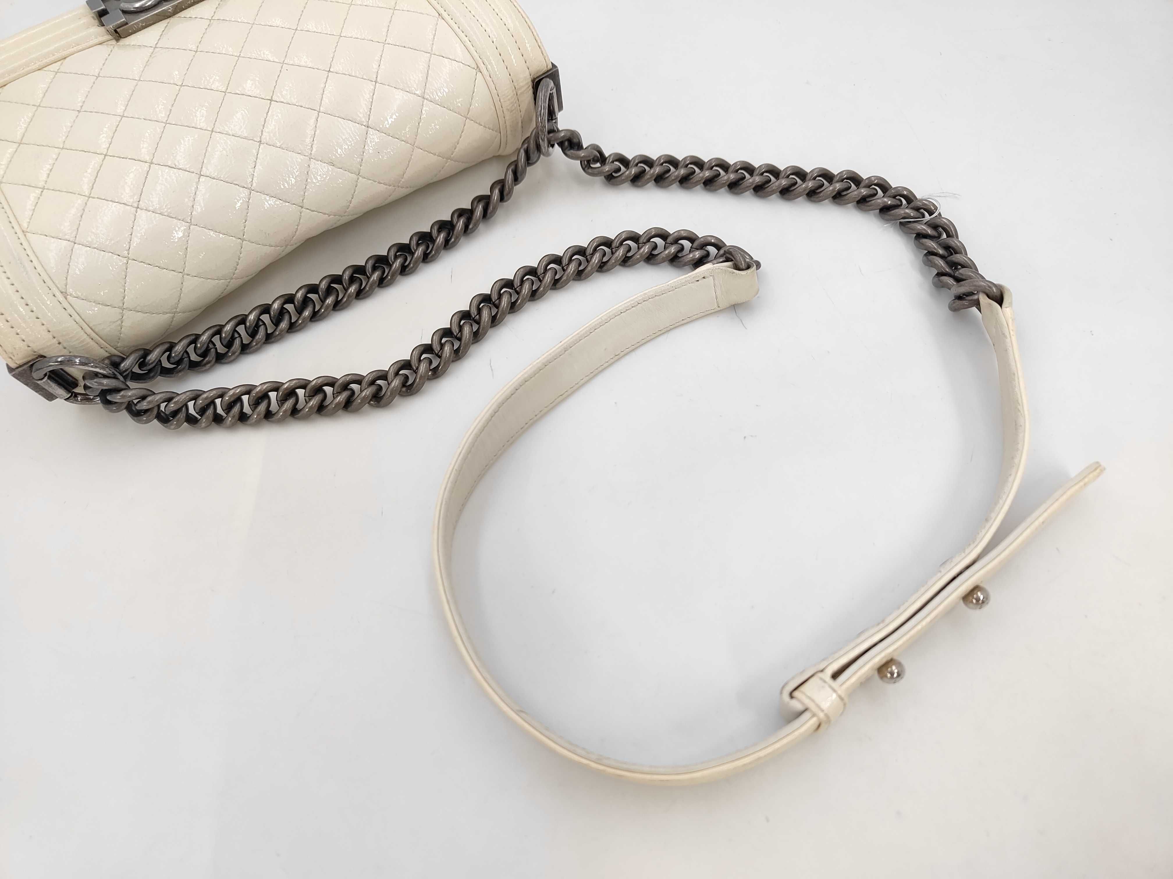 Chain Shoulder Bag, Patent Leather, White, Silver, Boy Chanel, Series 19 (Shoulder Bag) — view 5