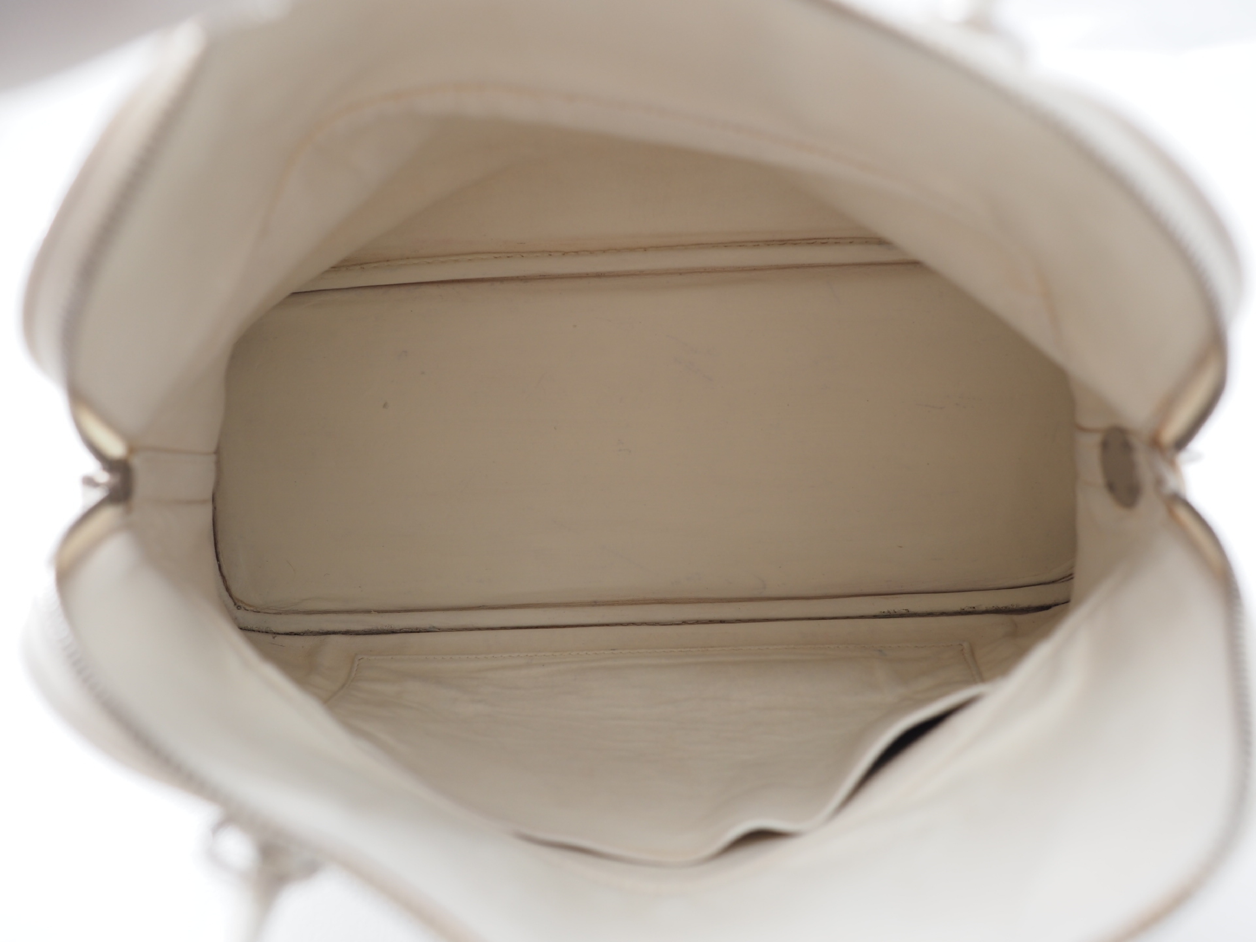 Bolide 31 White Handbag with Silver Hardware — view 9
