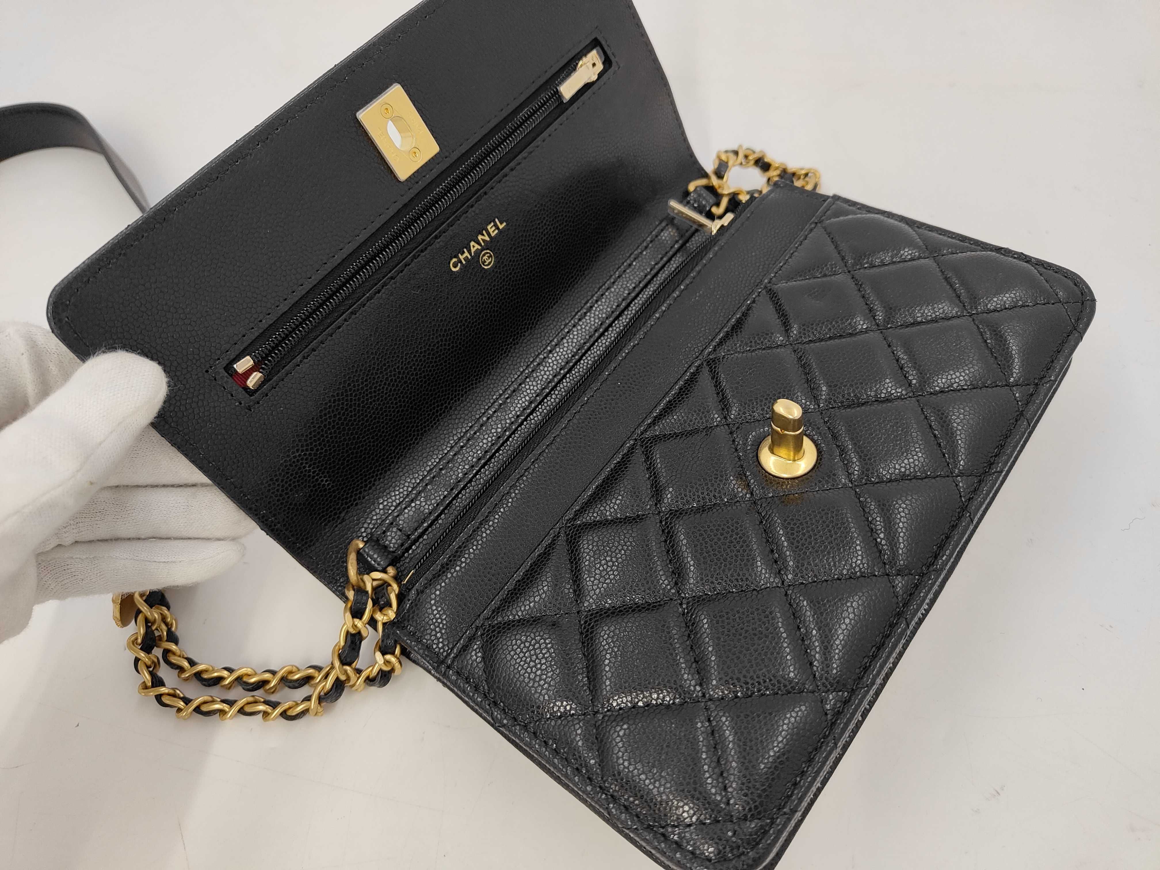 Matelassé Caviar Skin Gold Hardware Chain Wallet Shoulder Bag — view 7