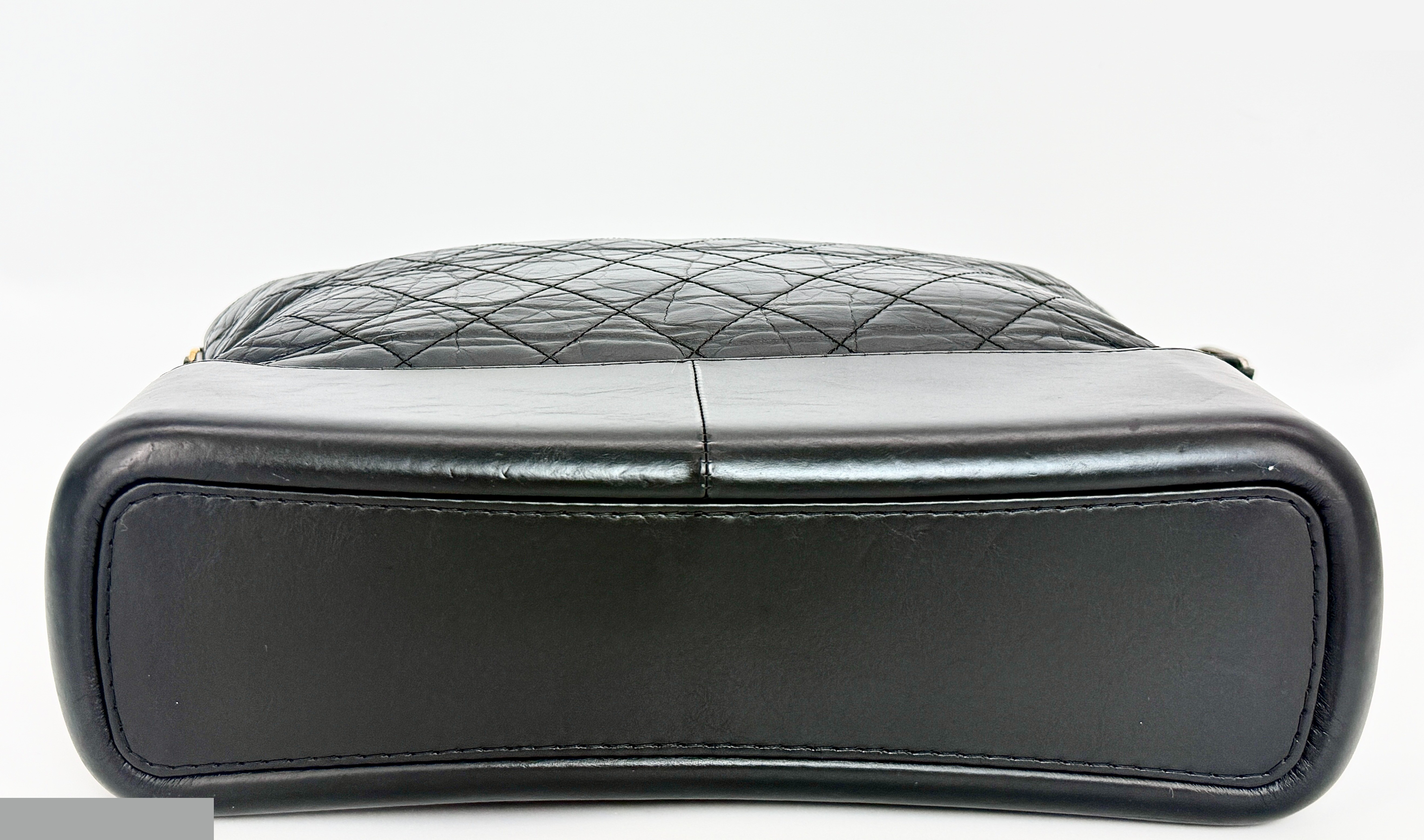 Gabrielle de Chanel, Serial No. 24, Leather Chain Shoulder Bag — view 5