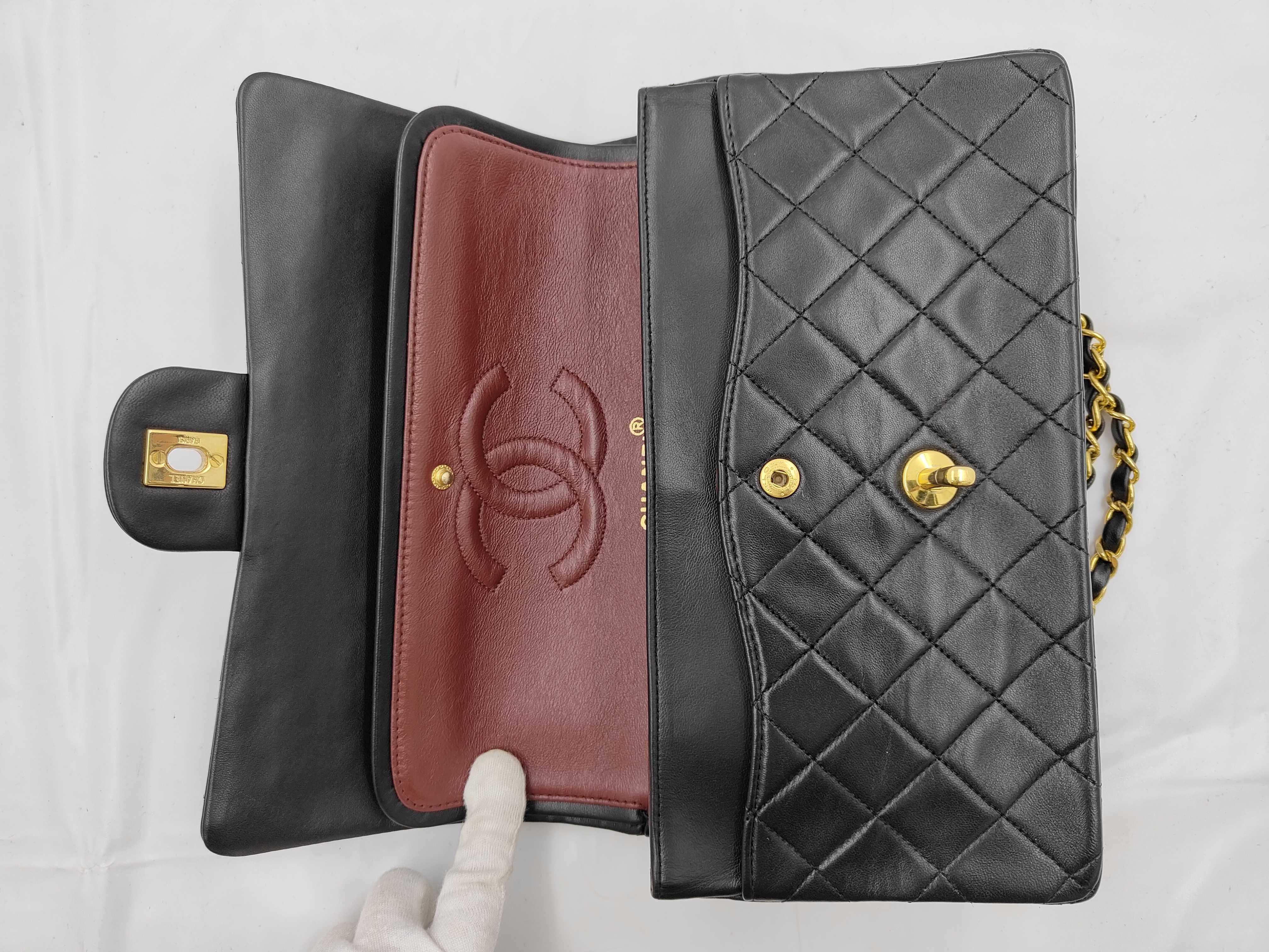 Shoulder Bag A01112 Double Flap Matelassé with Boutique Seal, Item No. 1 — view 7
