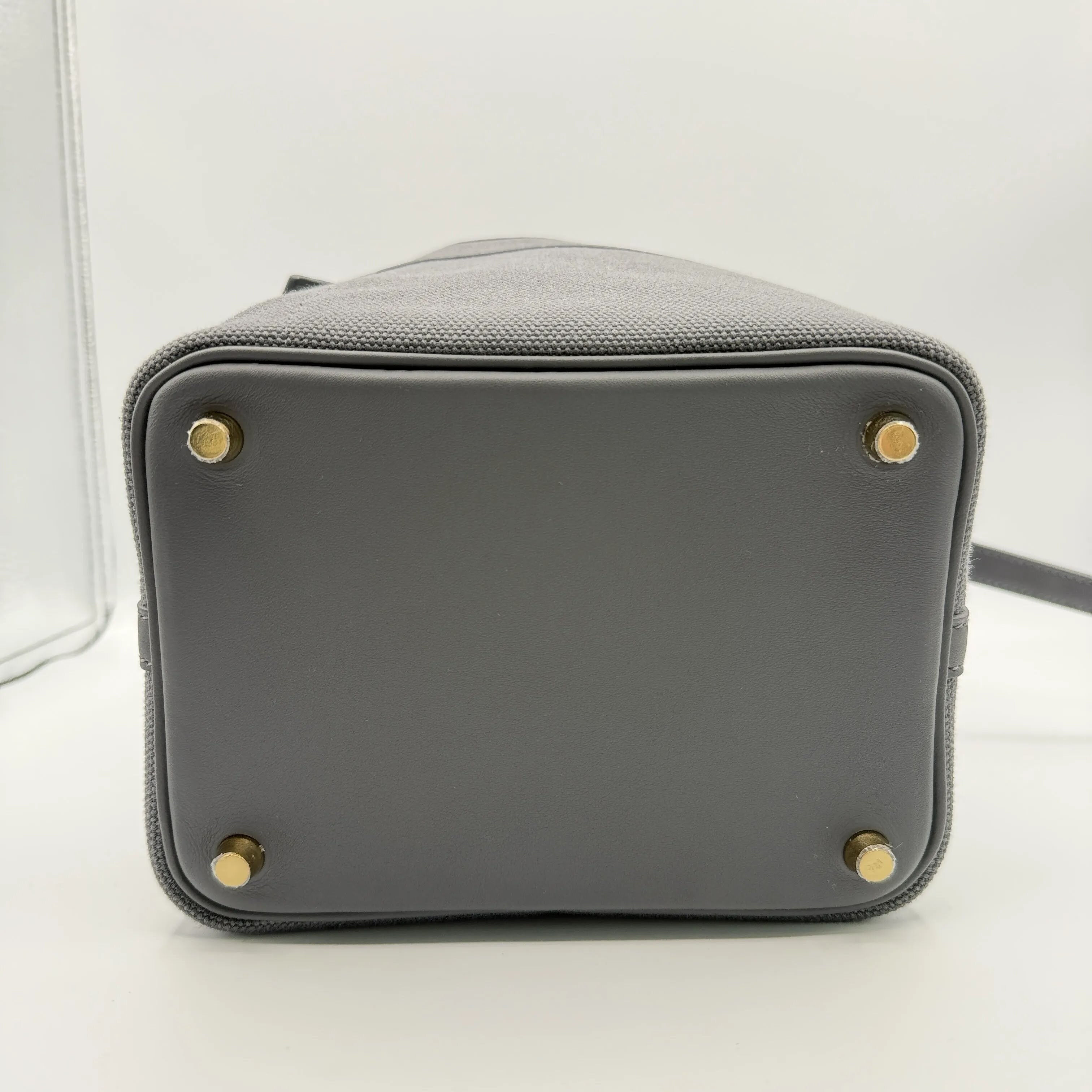 Picotin Lock Cargo Ardoise Material: Toile Goelan/Swift Size: 18 Hardware: Champagne Gold Handbag — view 6