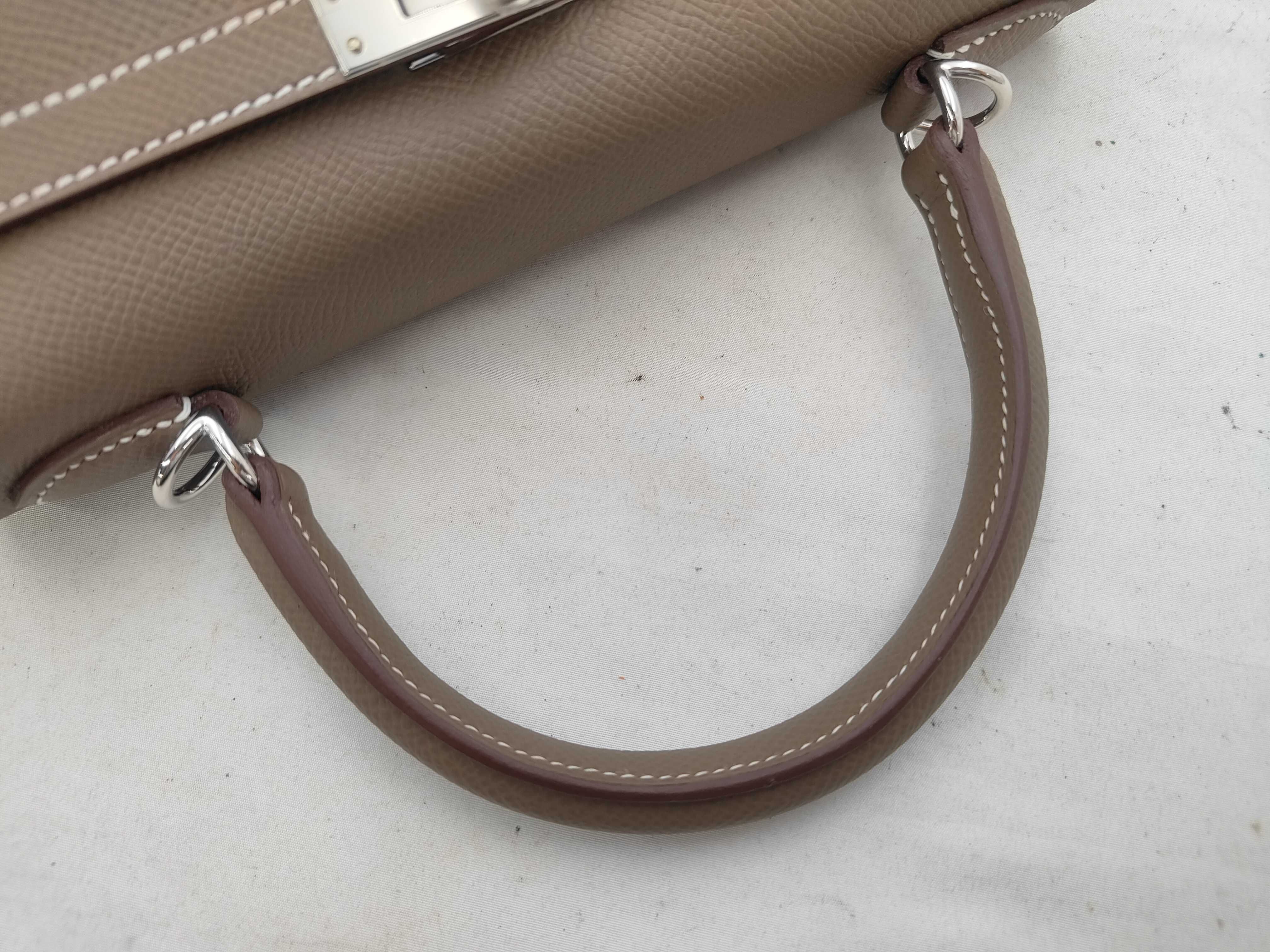 Kelly 25 Etoupe Epsom Leather Handbag with Silver Hardware (G Stamp) — view 3