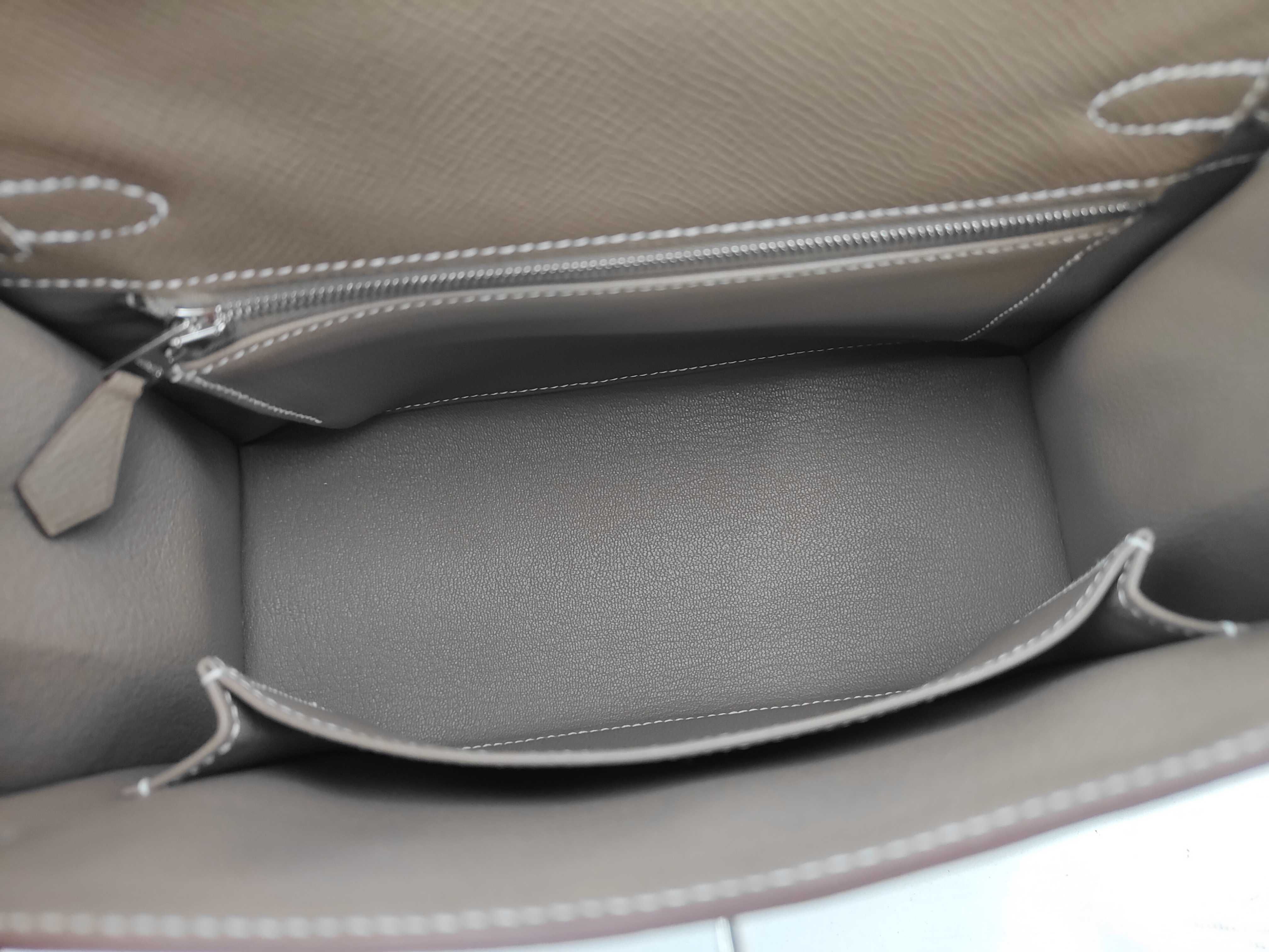 Kelly 25 Etoupe Epsom Leather Handbag with Silver Hardware (G Stamp) — view 7