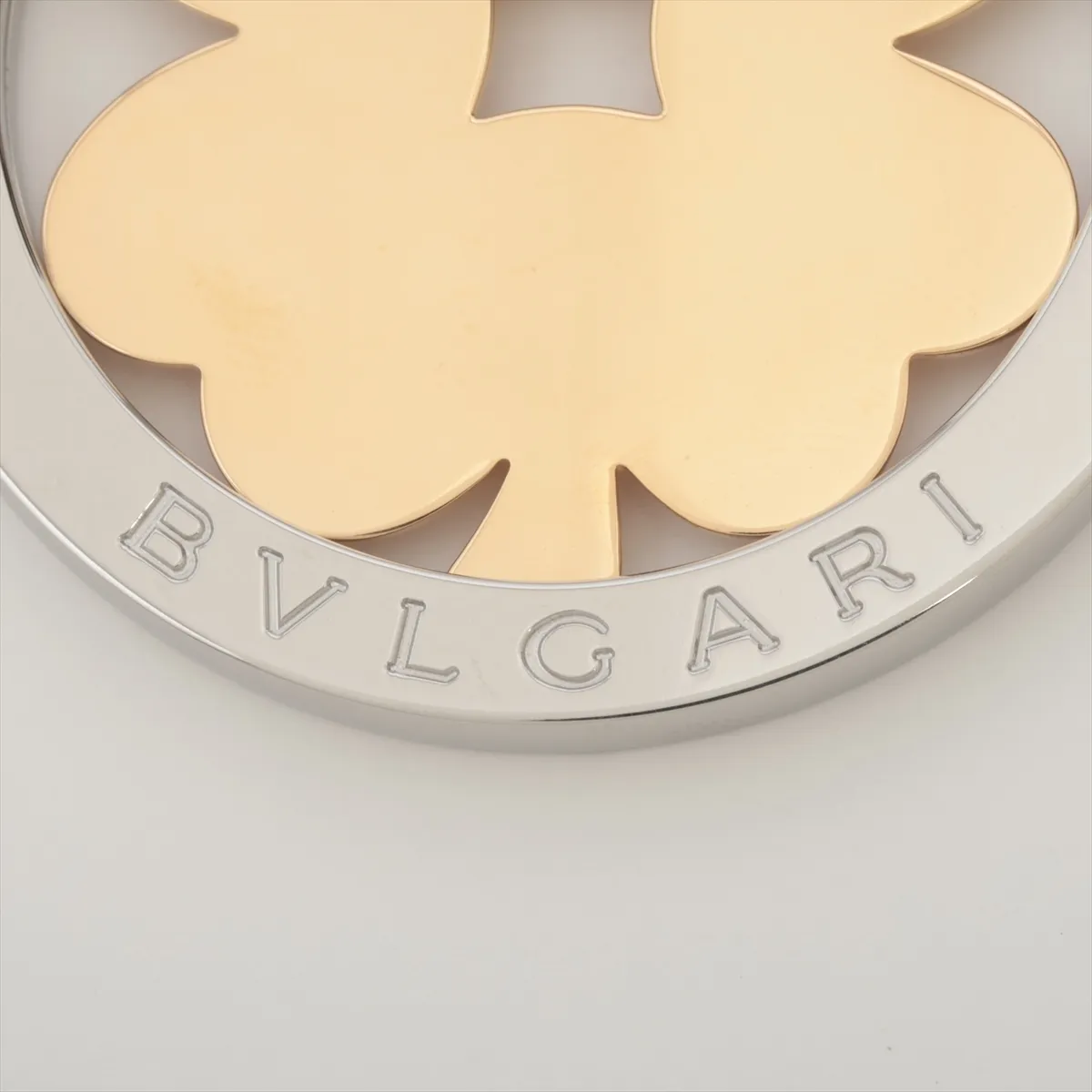 Tondo Clover Necklace Pendant, 750 (Yellow Gold) x Stainless Steel, 26.5g, GIA No. partially faded. — view 3