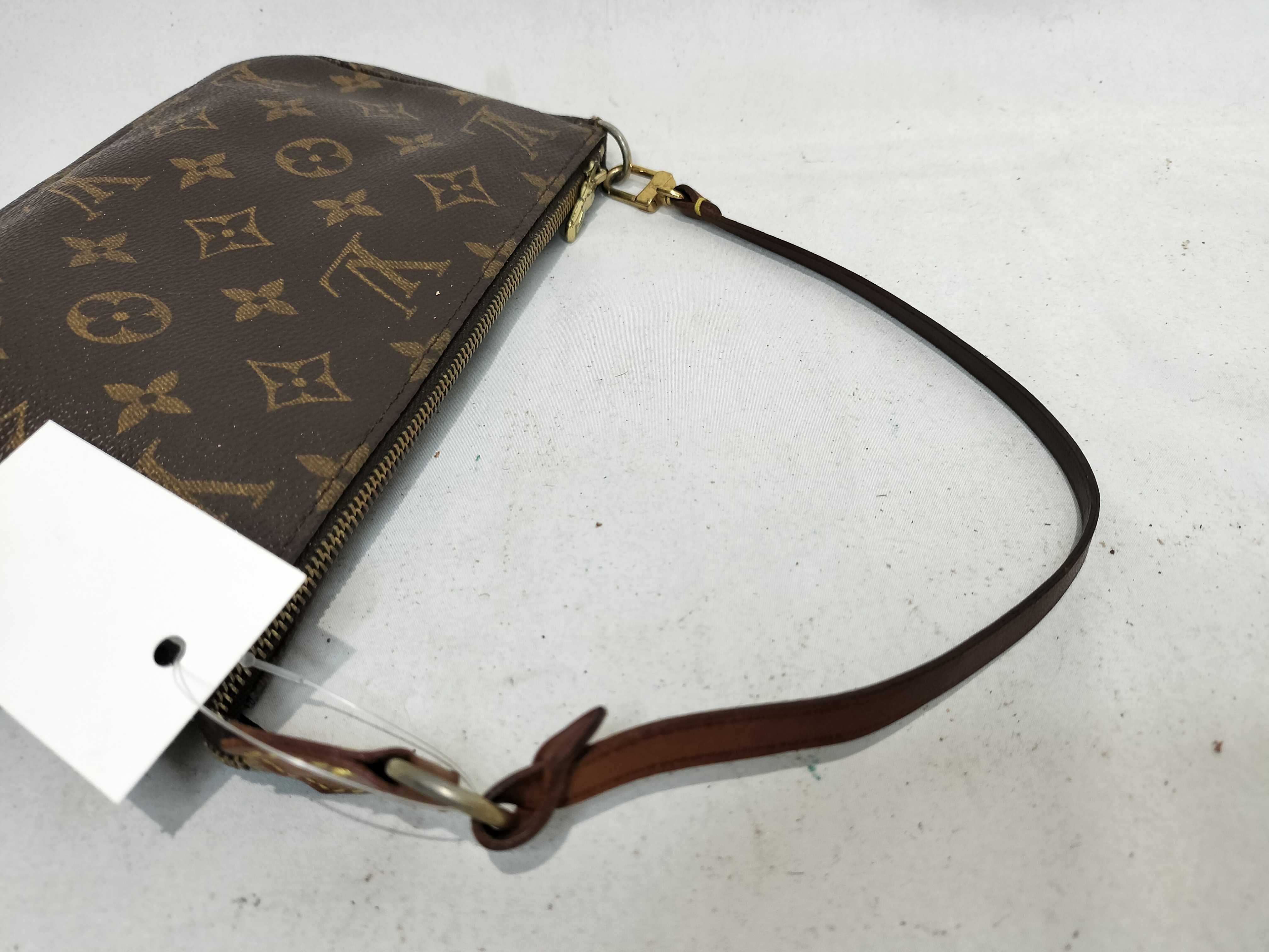 Monogram Pochette Accessoires M51980 Handbag — view 3