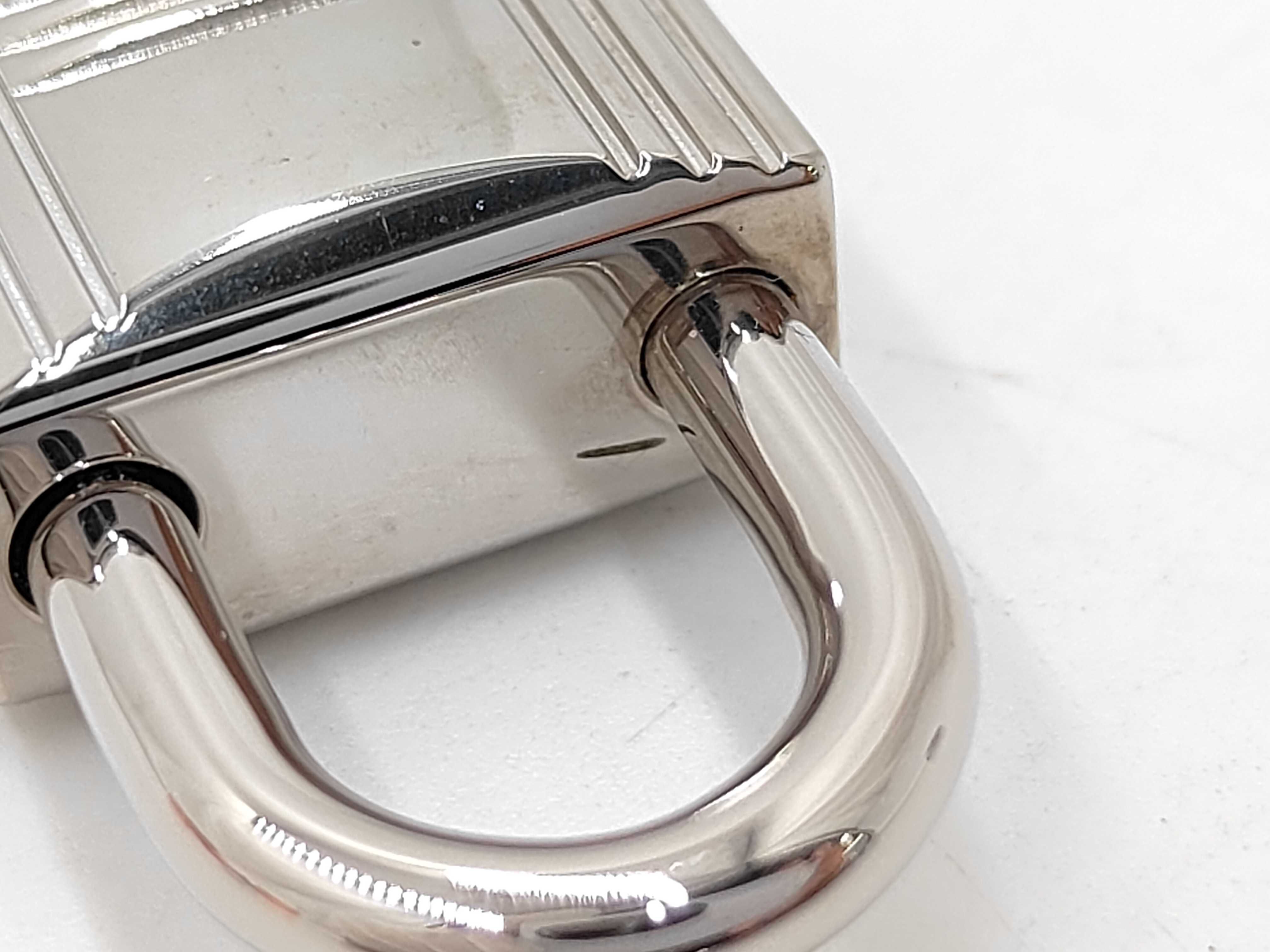 padlock, 2 keys, tie clip, cufflinks — view 3