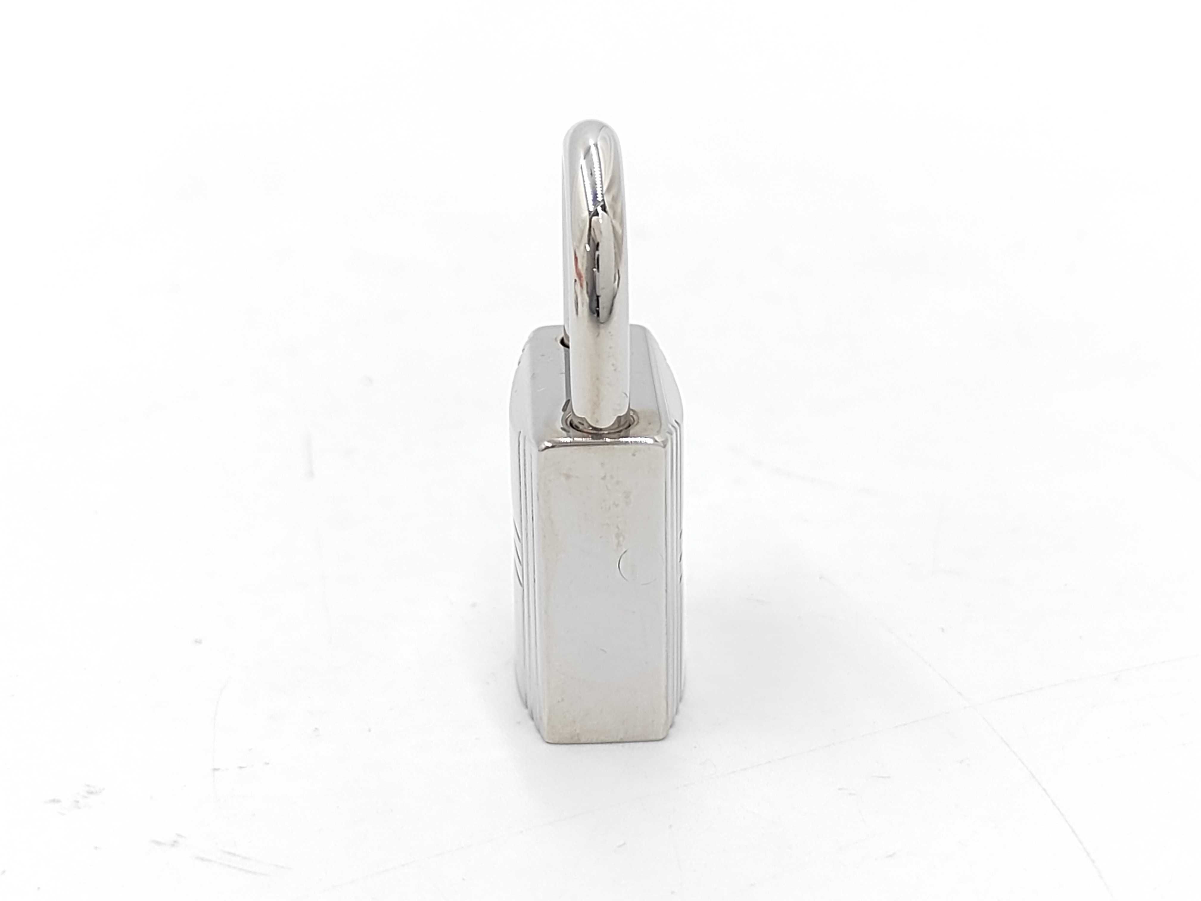 padlock, 2 keys, tie clip, cufflinks — view 5