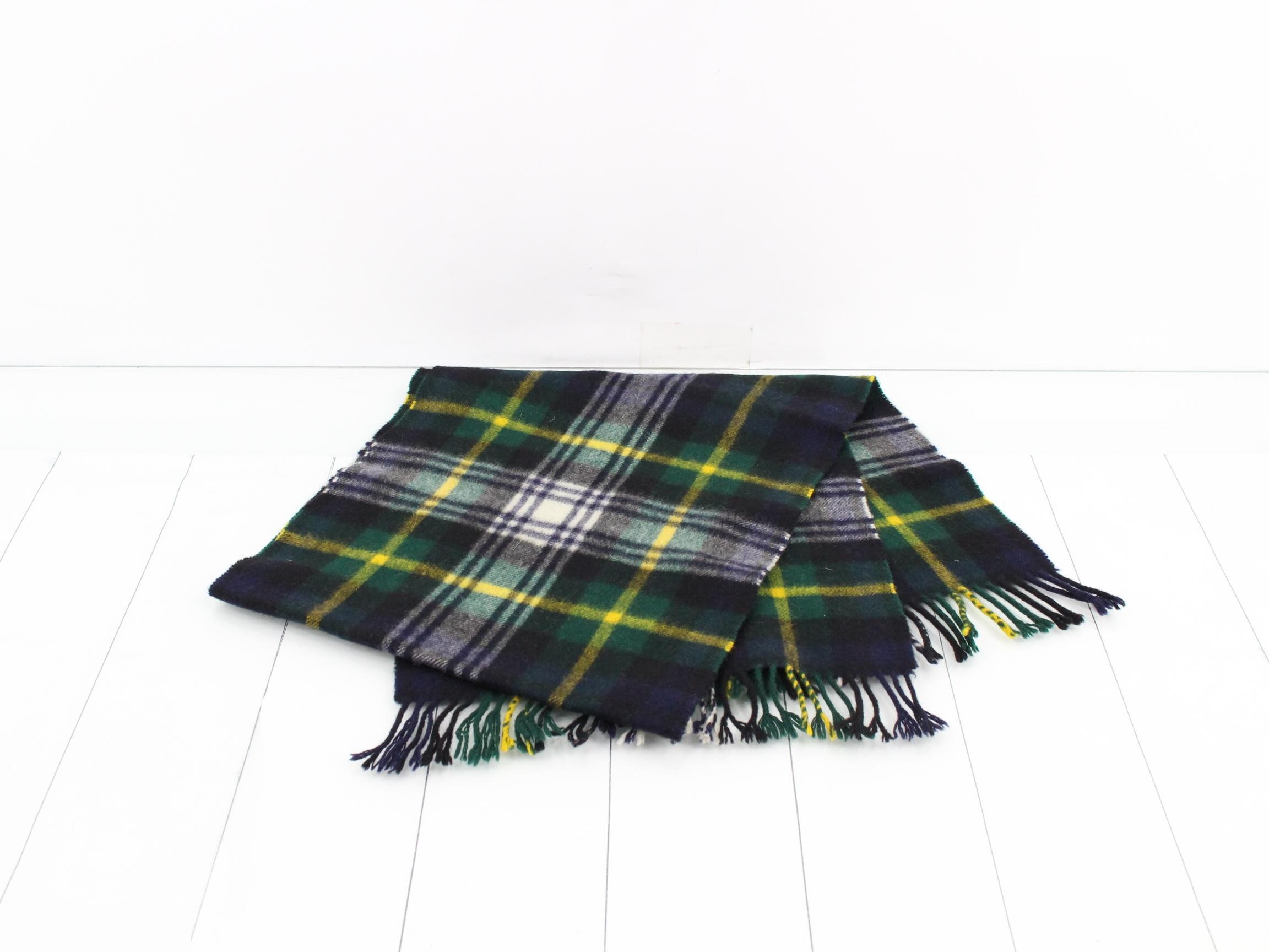 Other lines: Small items, accessories, and scarves — view 3