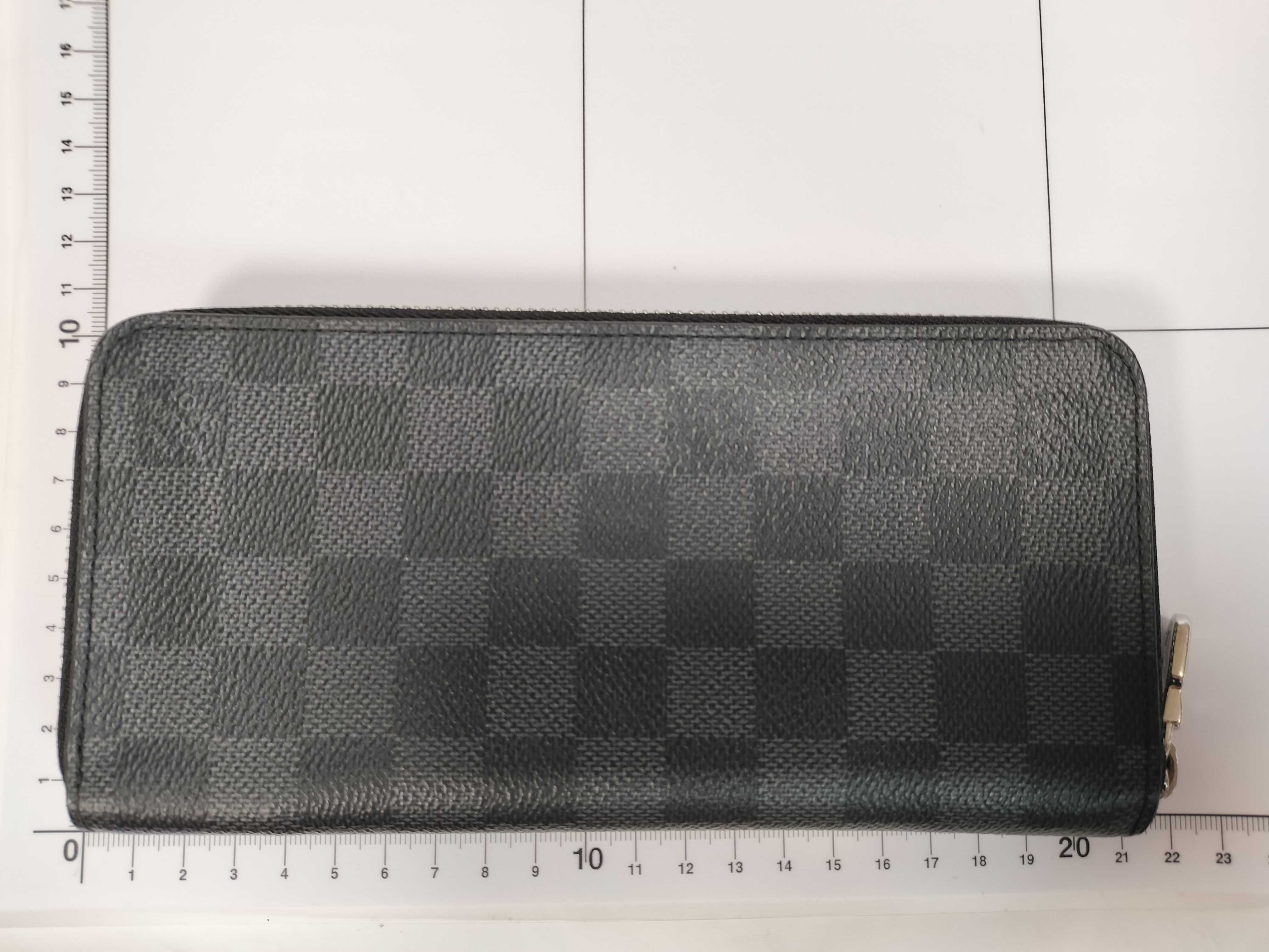 Damier Graphite Vertical Wallet — view 2