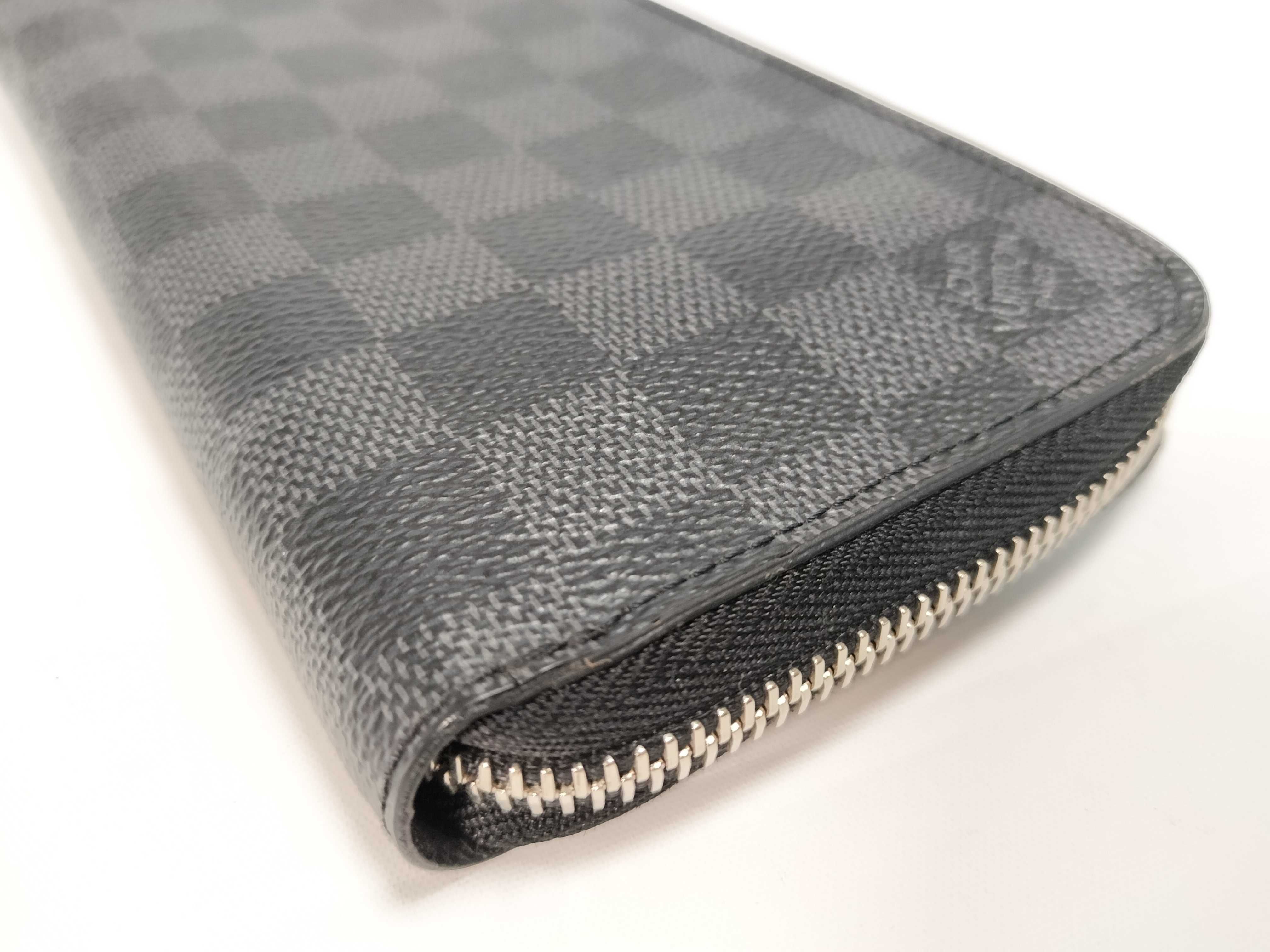 Damier Graphite Vertical Wallet — view 3