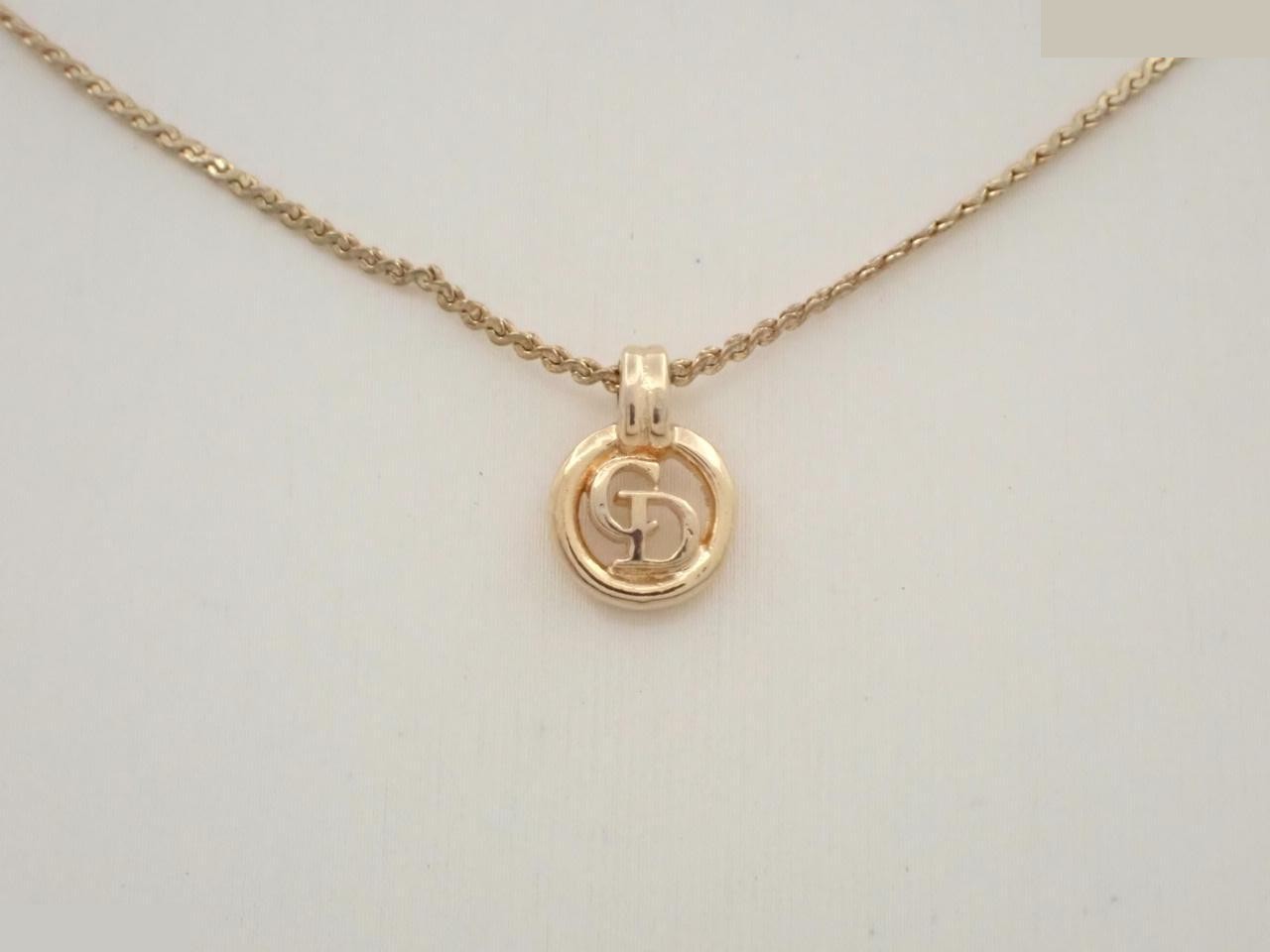 Other lines: Precious metals, necklaces, pendants