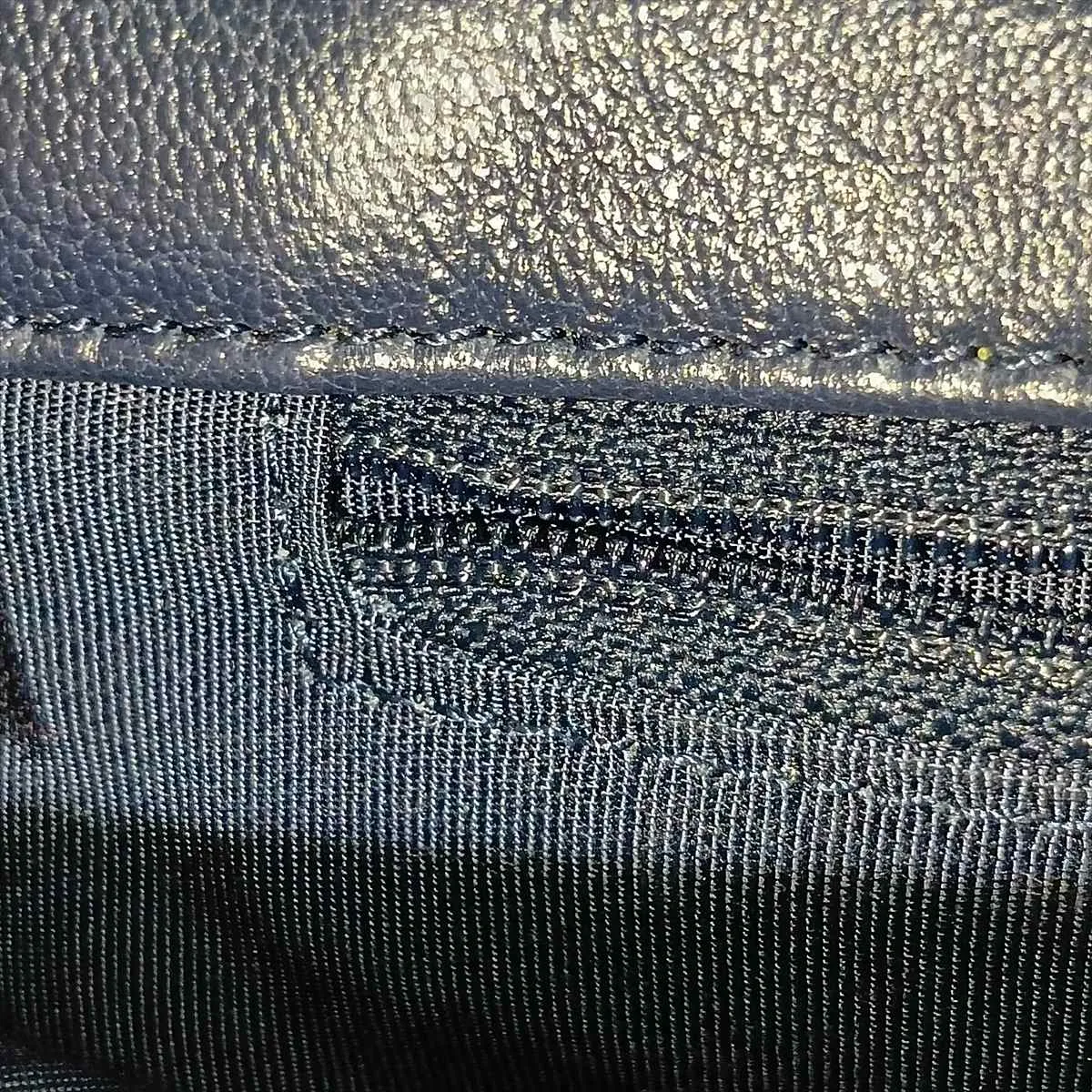 19 Lambskin Chain Shoulder Bag Navy Gold x Silver Hardware 31049458 Serial Number 31 AS1160 — view 11