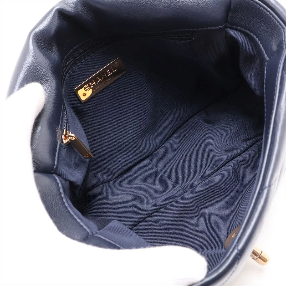 19 Lambskin Chain Shoulder Bag Navy Gold x Silver Hardware 31049458 Serial Number 31 AS1160 — view 6
