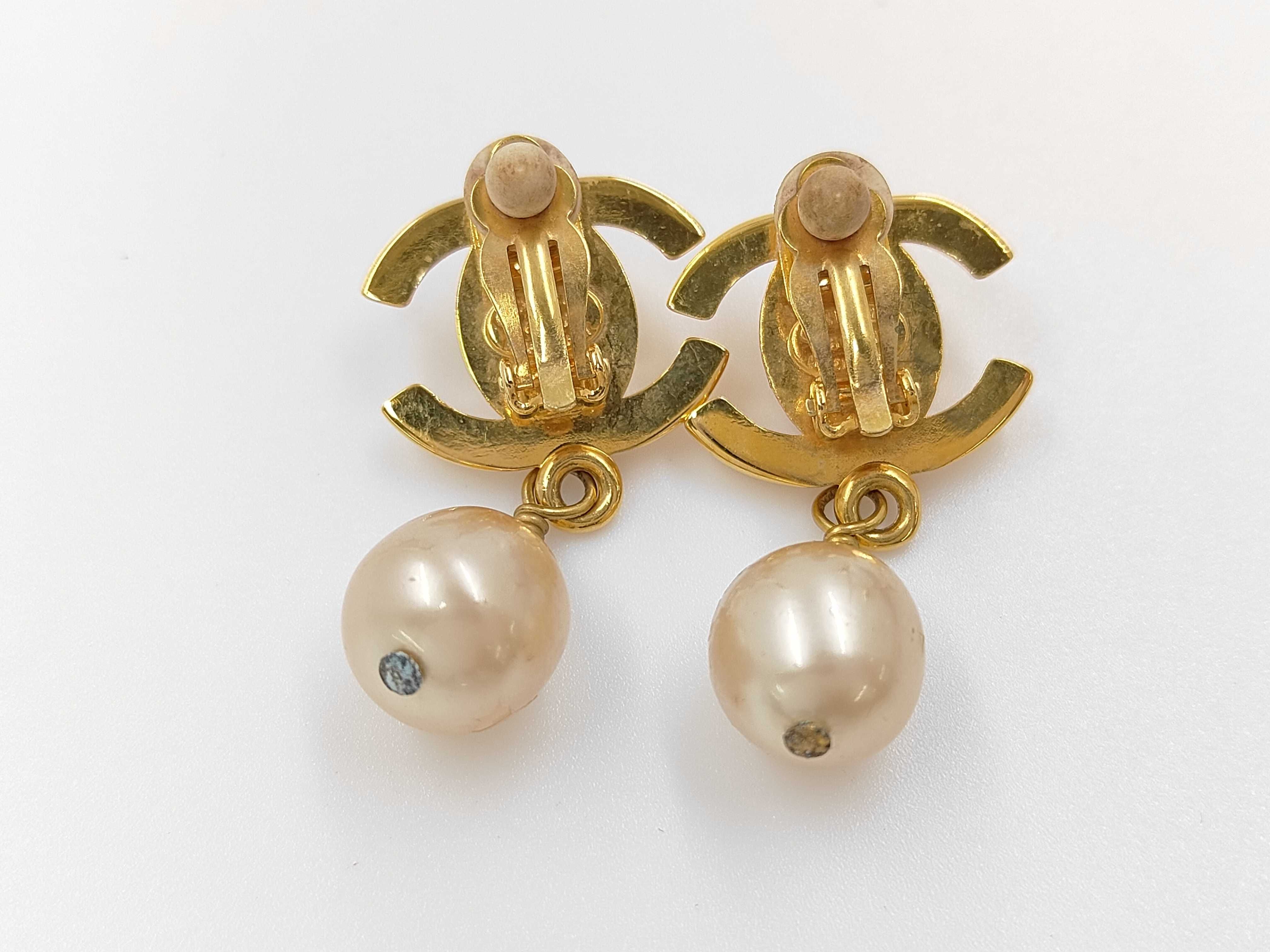 Turnlock Pearl Coco Mark Earrings (with markings) 96A Earrings — view 2