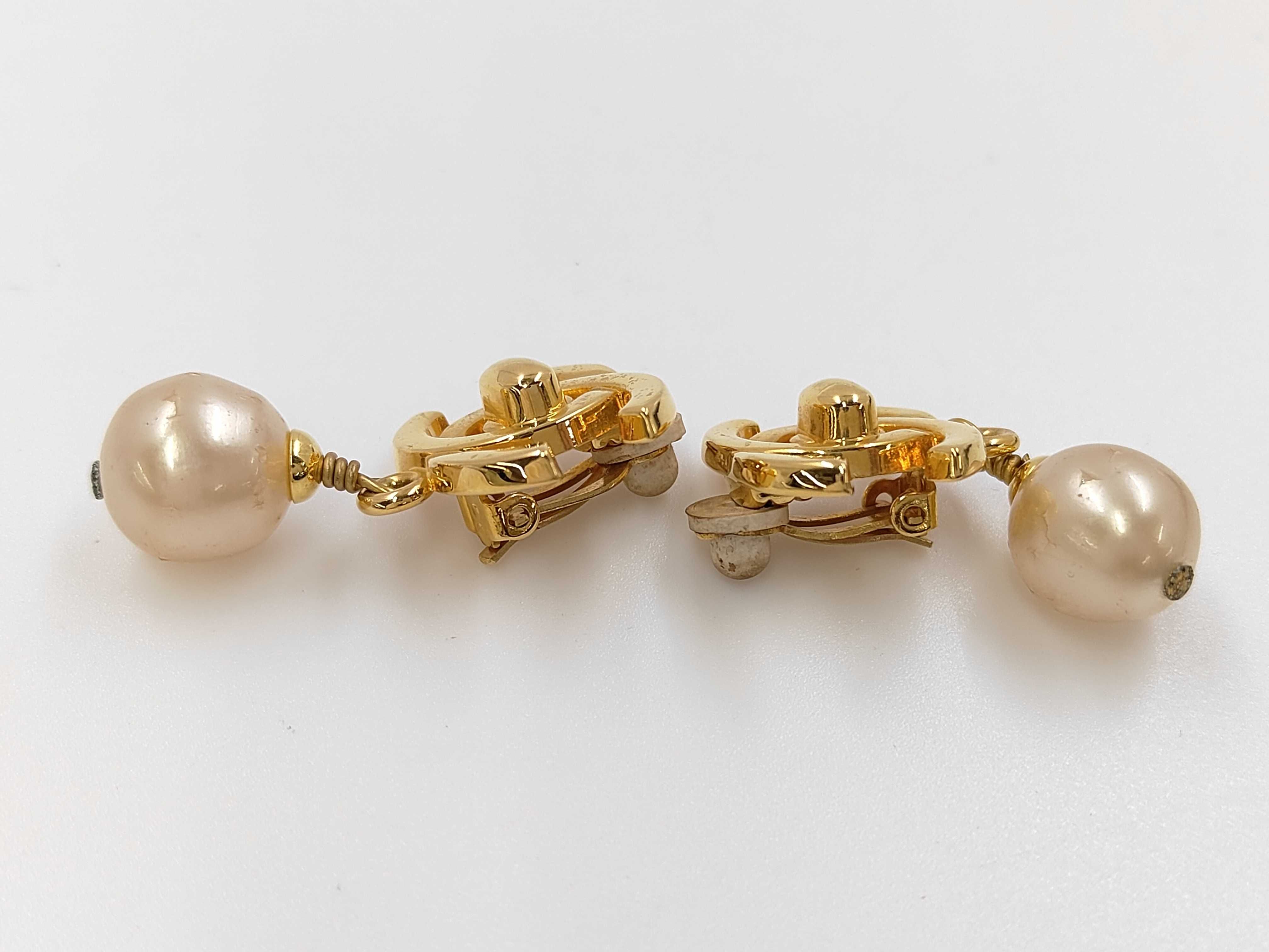 Turnlock Pearl Coco Mark Earrings (with markings) 96A Earrings — view 3