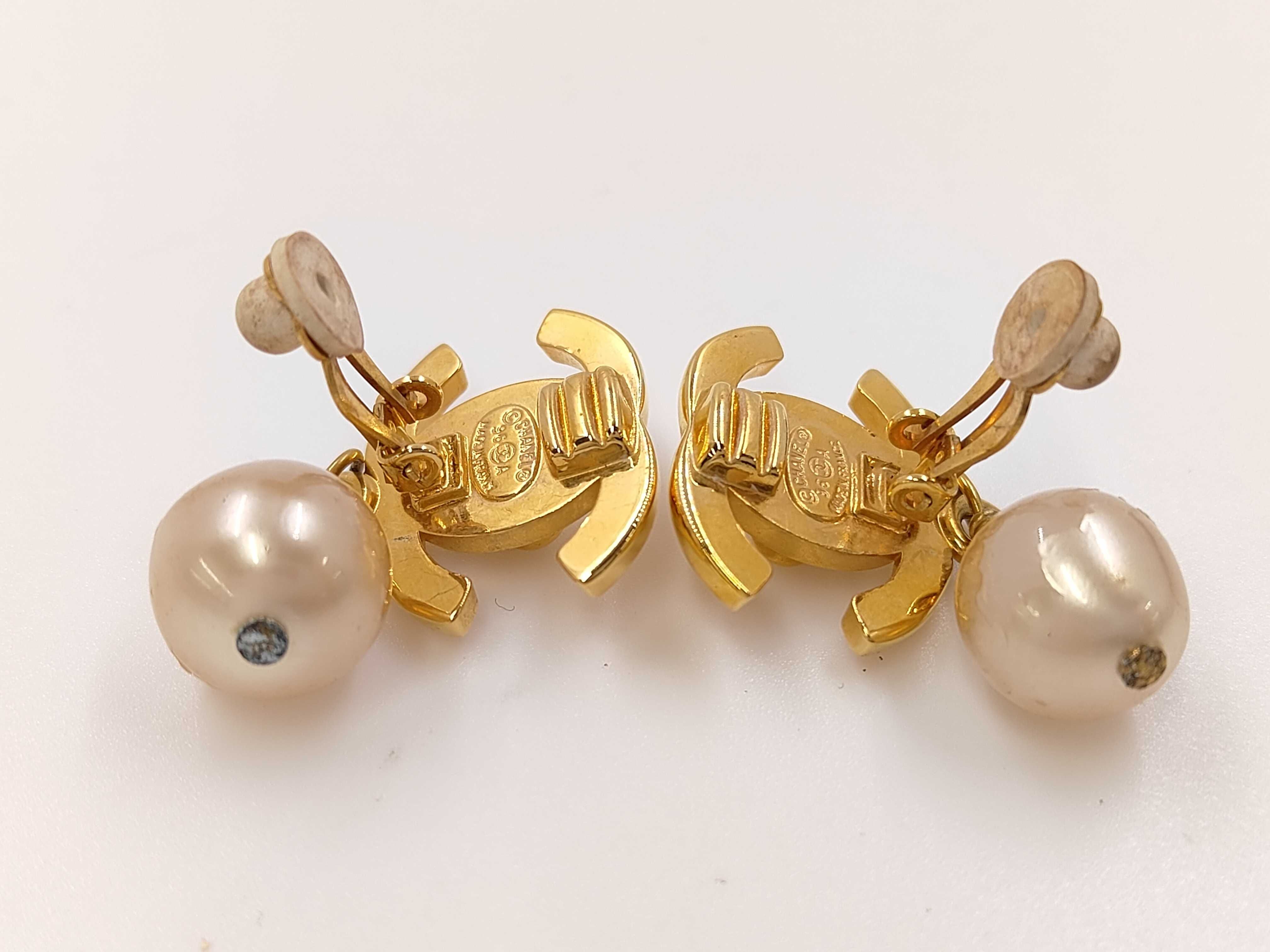 Turnlock Pearl Coco Mark Earrings (with markings) 96A Earrings — view 4