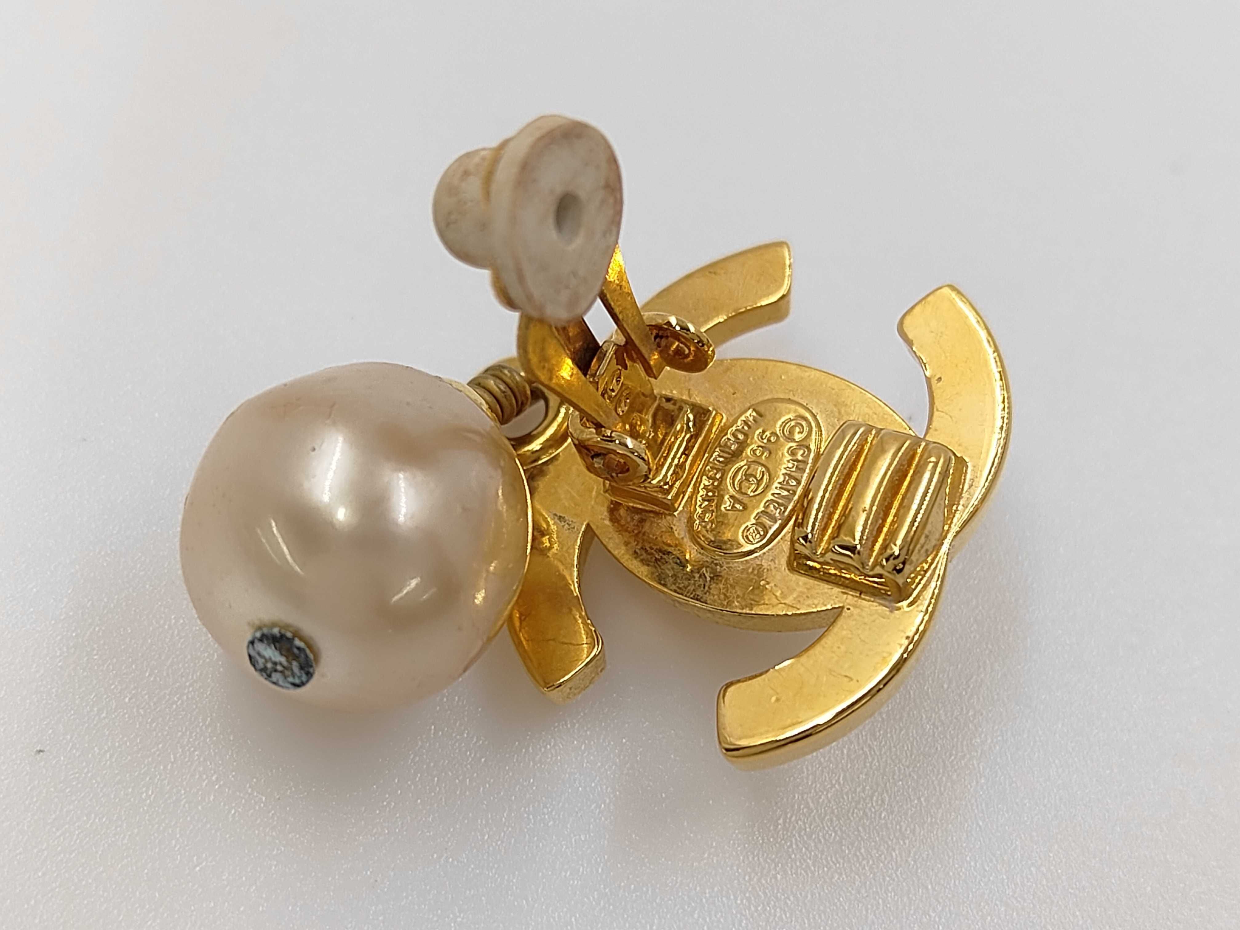 Turnlock Pearl Coco Mark Earrings (with markings) 96A Earrings — view 5