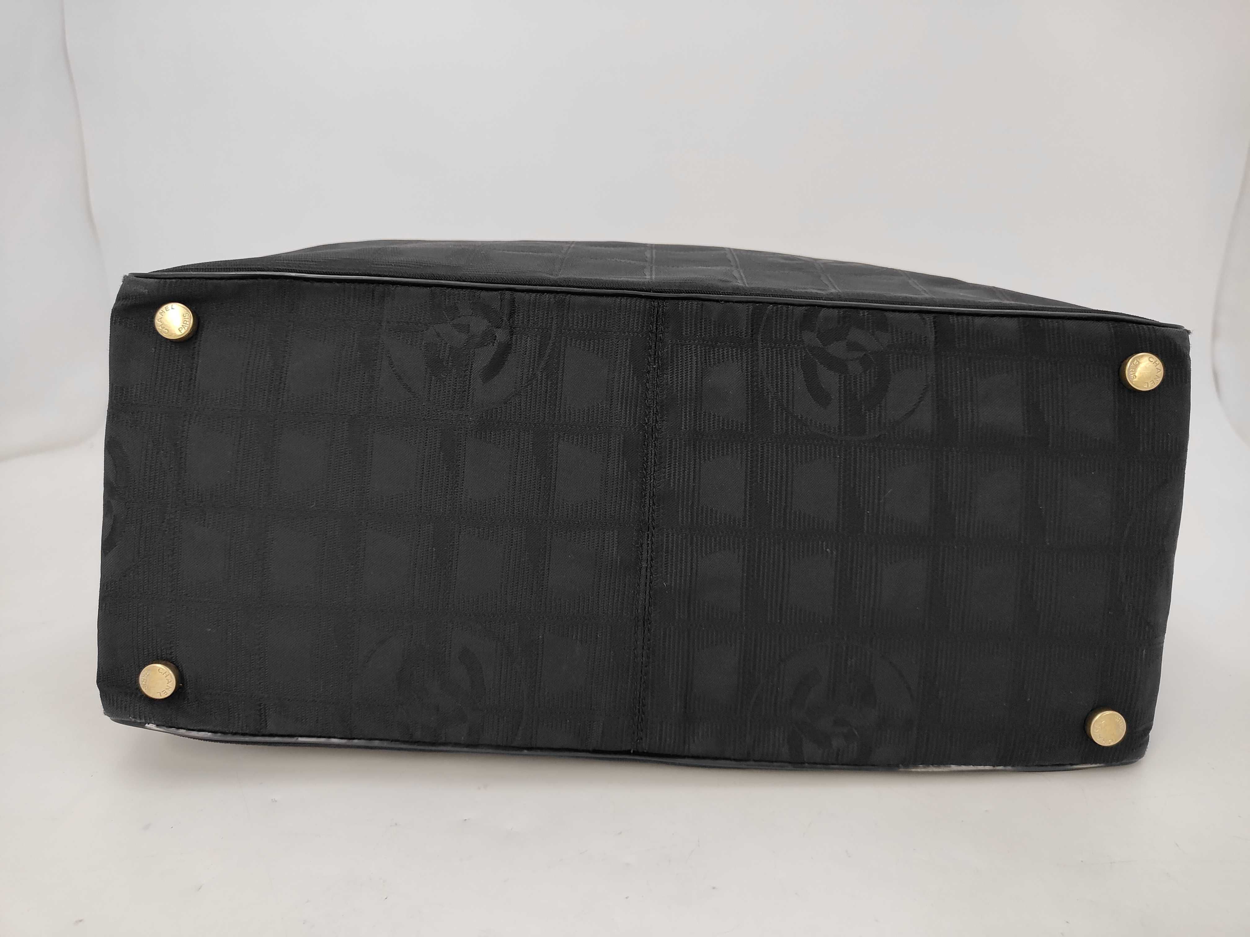 New Travel Line MM Black Serial Tote Bag — view 4