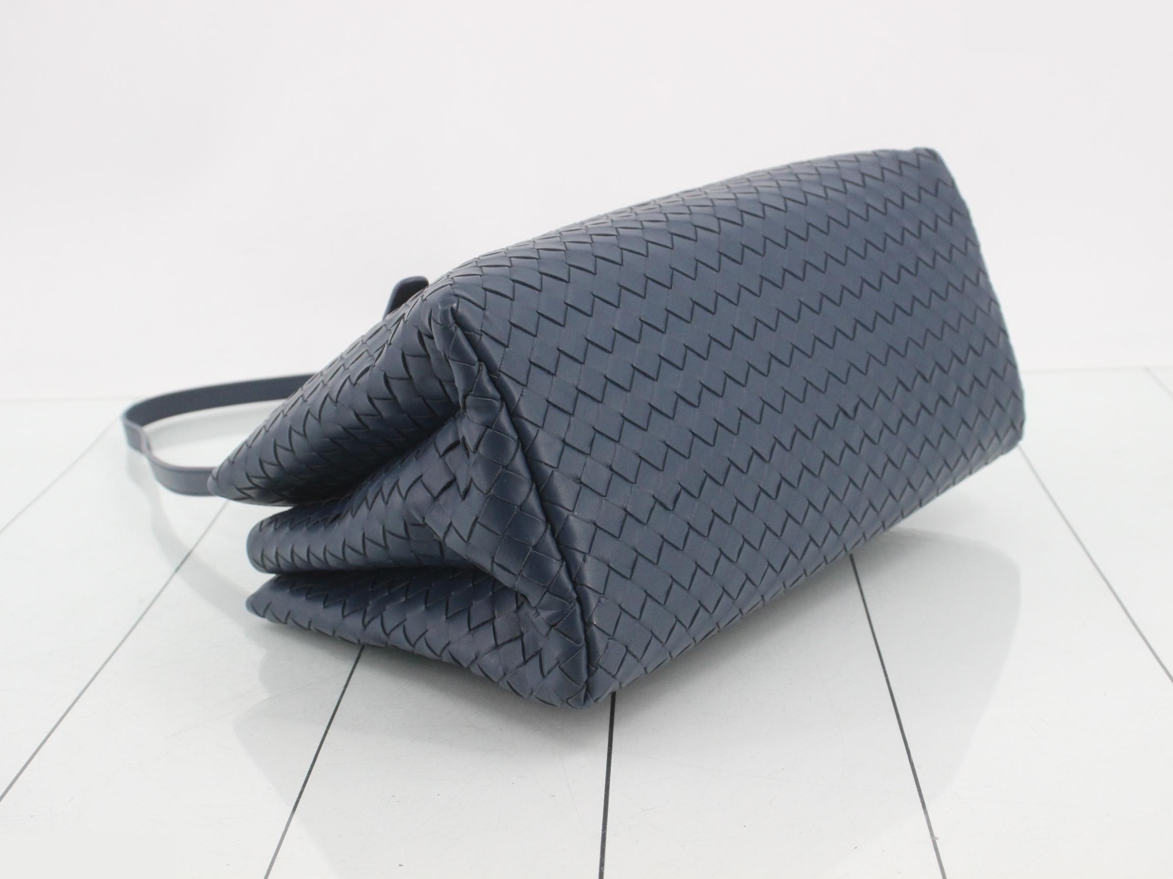 Intrecciato (bag) - 2-way shoulder bag, Roma — view 5