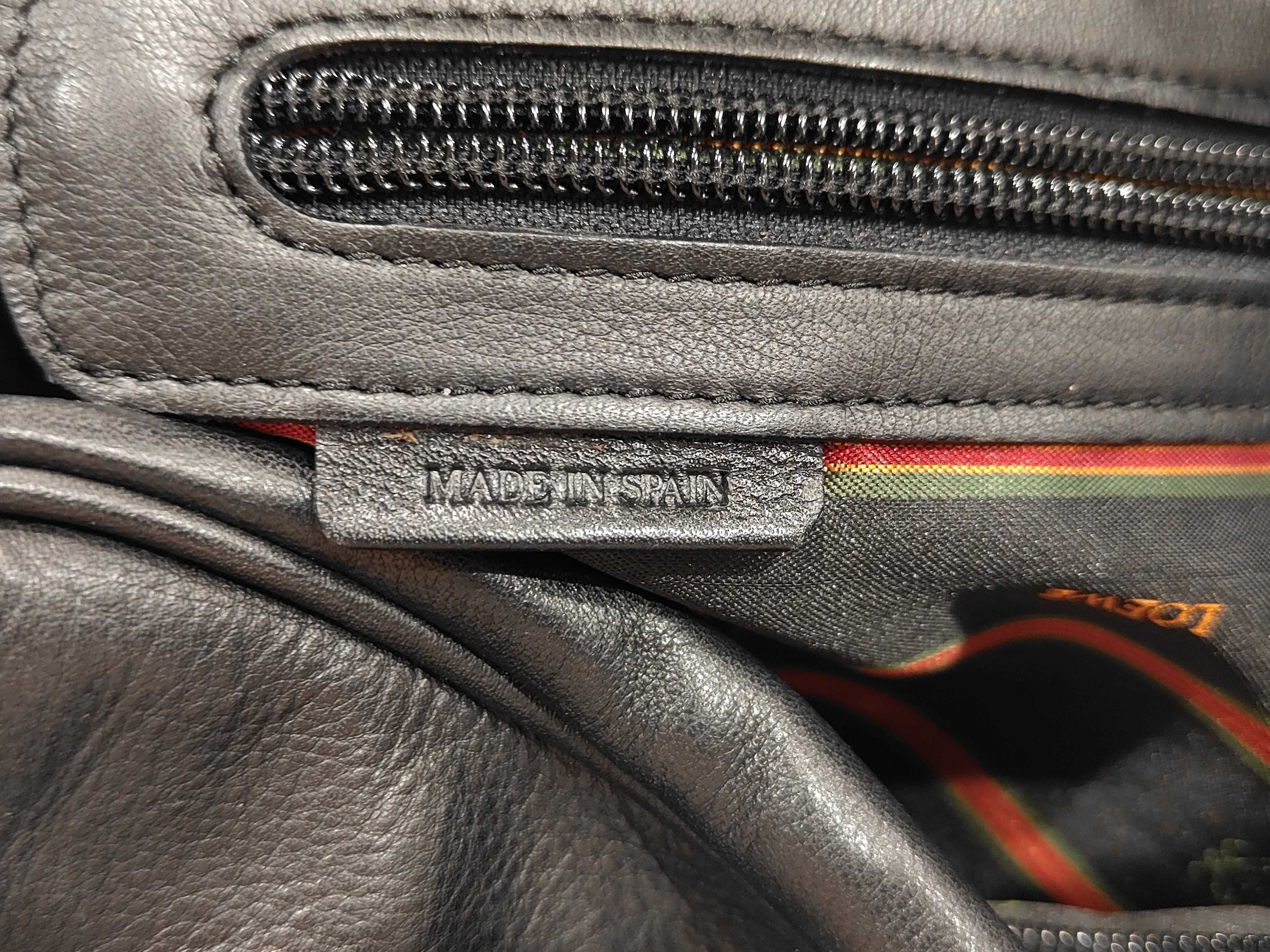 Anagram Leather Shoulder Bag — view 13