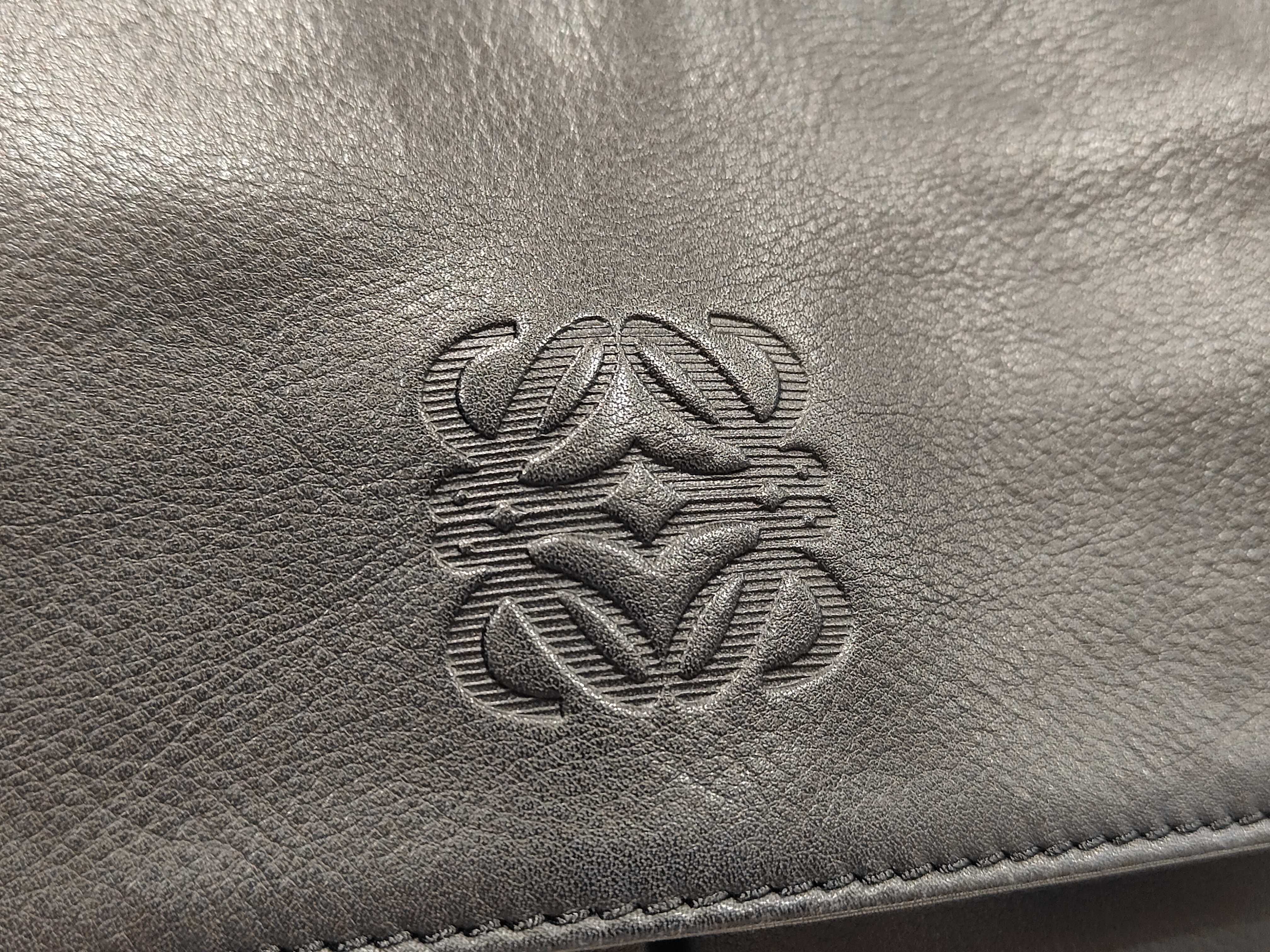 Anagram Leather Shoulder Bag — view 9